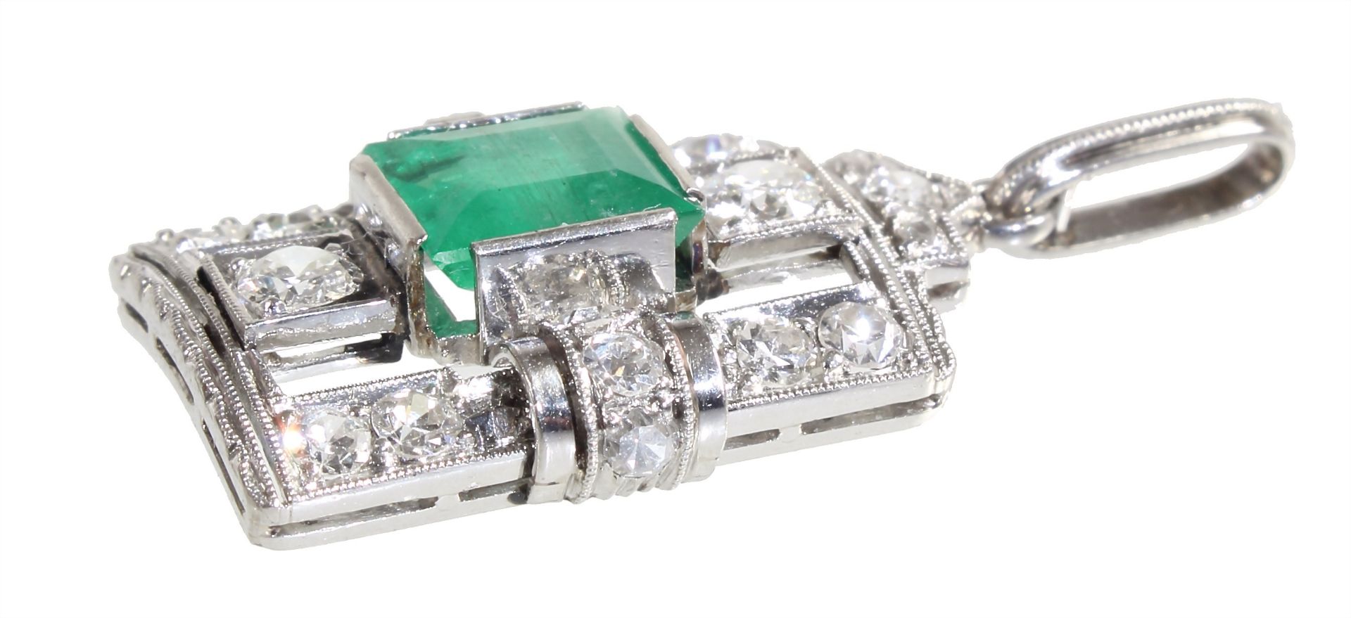 pendant, ART-DECO 1920/'30s, platinum/white gold ??, central emerald with rectangle-cut c. 1.3 ... - Image 2 of 2