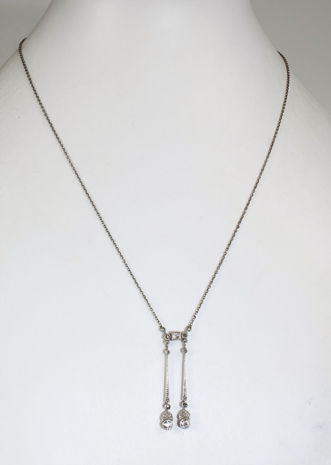 necklace around 1910/20, platinum, 2 hanging rods, 3 old cut-diamonds c. 0.36 ct white, 12 ... - Image 2 of 2