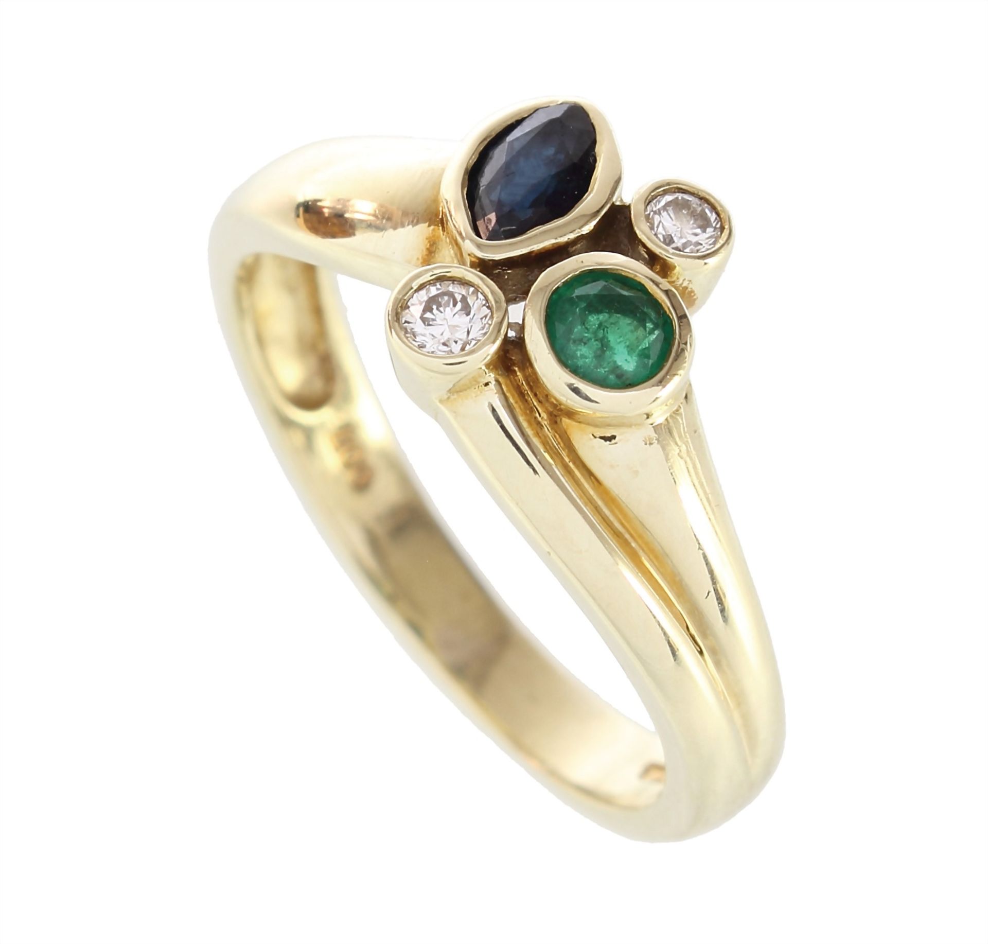 Ring, GG 585/000, 2 Brillanten ca. 0,07 ct tw/w-si, 1 Saphir in Navetteform, 1 Smaragd ca. ... - Bild 2 aus 3