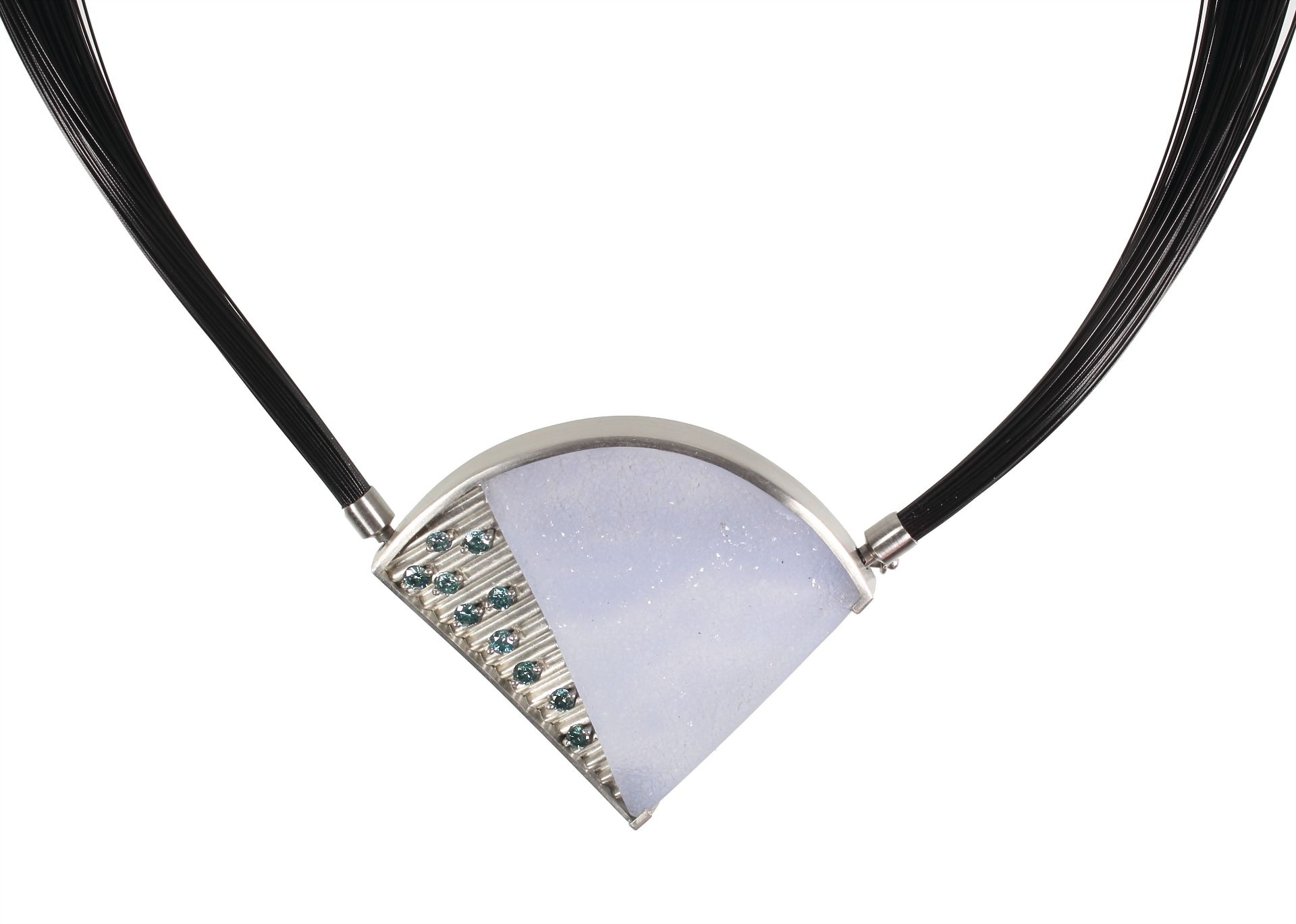 DESIGNER COLLIER, PLATIN, sig. K.RU, Mittelteil als Brosche gearbeitet, 10 blaue Brillanten ...