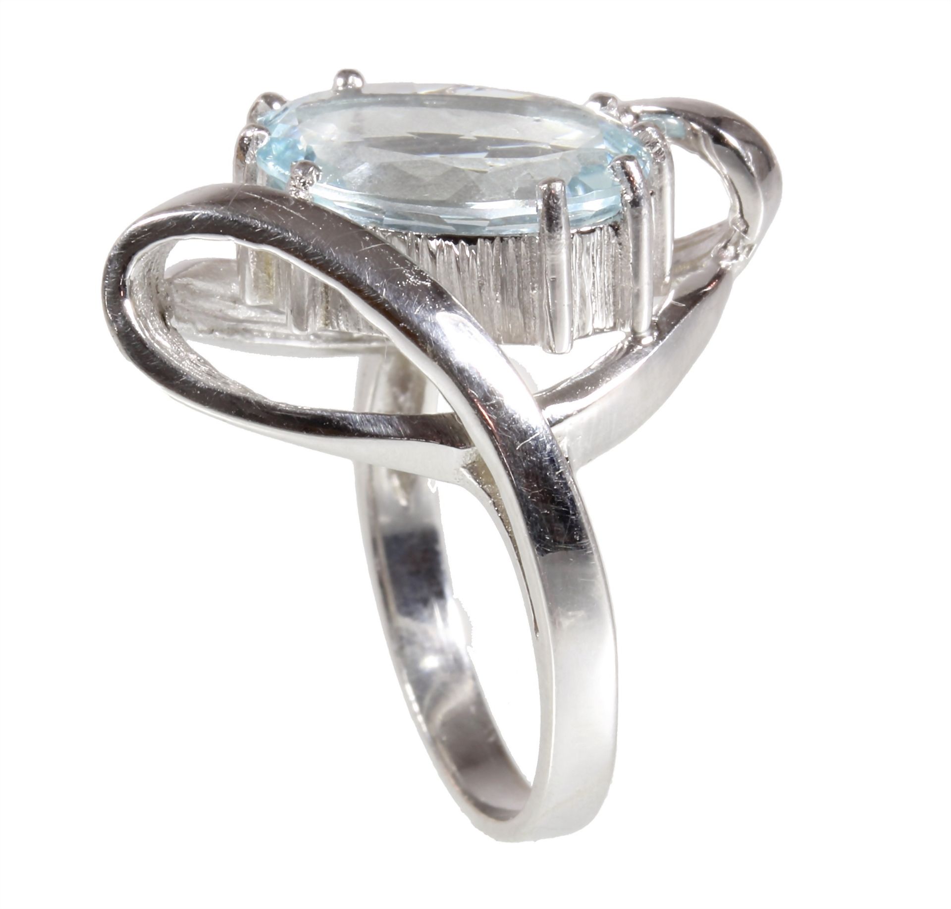 Ring, WG 585/000, ovaler Aquamarin ca. 4,2 ct (fac. ca. 13,2 x 9,3 mm), RW ca. 52, total 6,6 g - Bild 2 aus 3