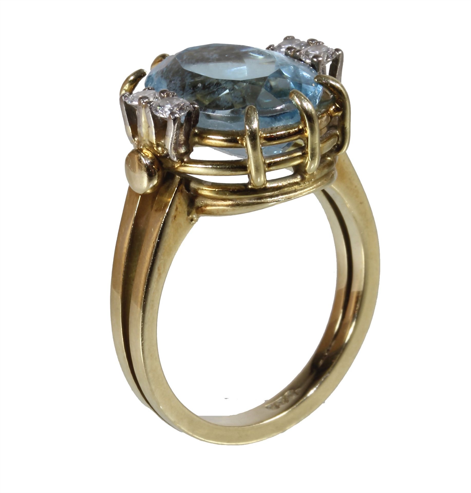 Ring, GG 585/000, zentraler farbintensiver Aquamarin ca. 5,0 ct (ca. 10,0 x 13,3 mm), 4 ... - Bild 3 aus 3