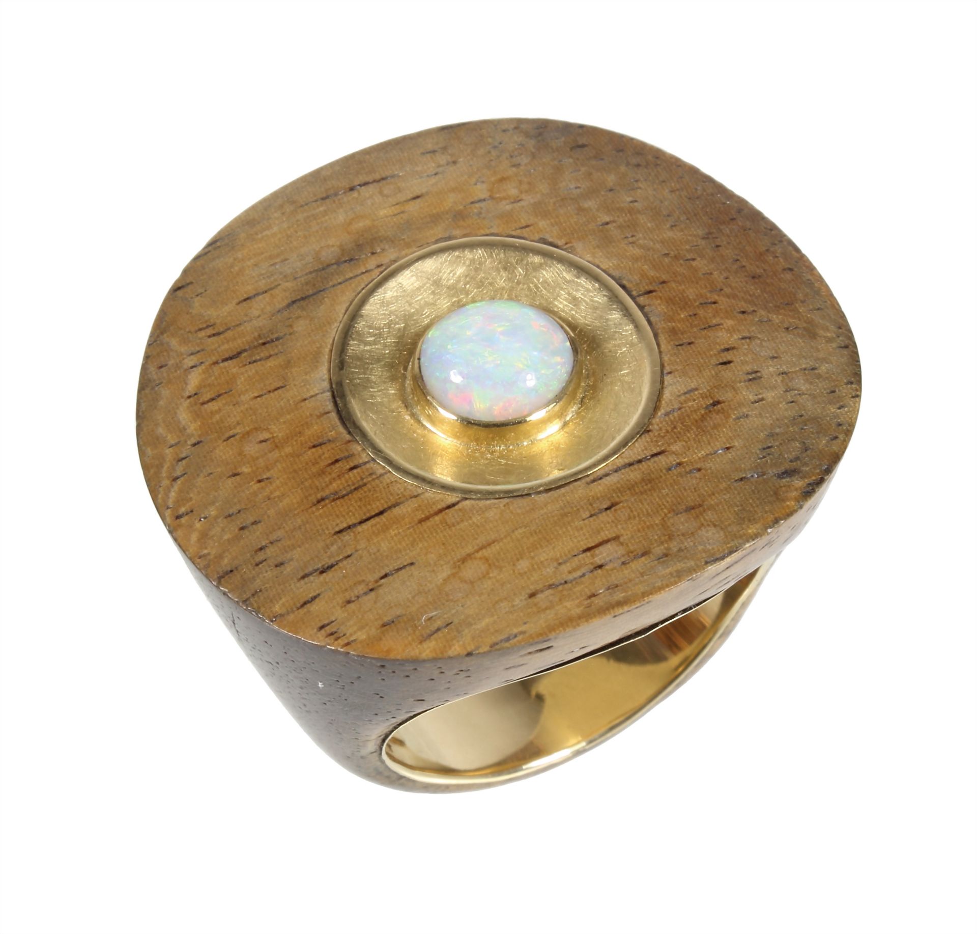 Ring, UNIKAT, GG 750/000, Opal in leuchtenden vorw. grünen Farbtönen, Holzring innen mit Gold ...