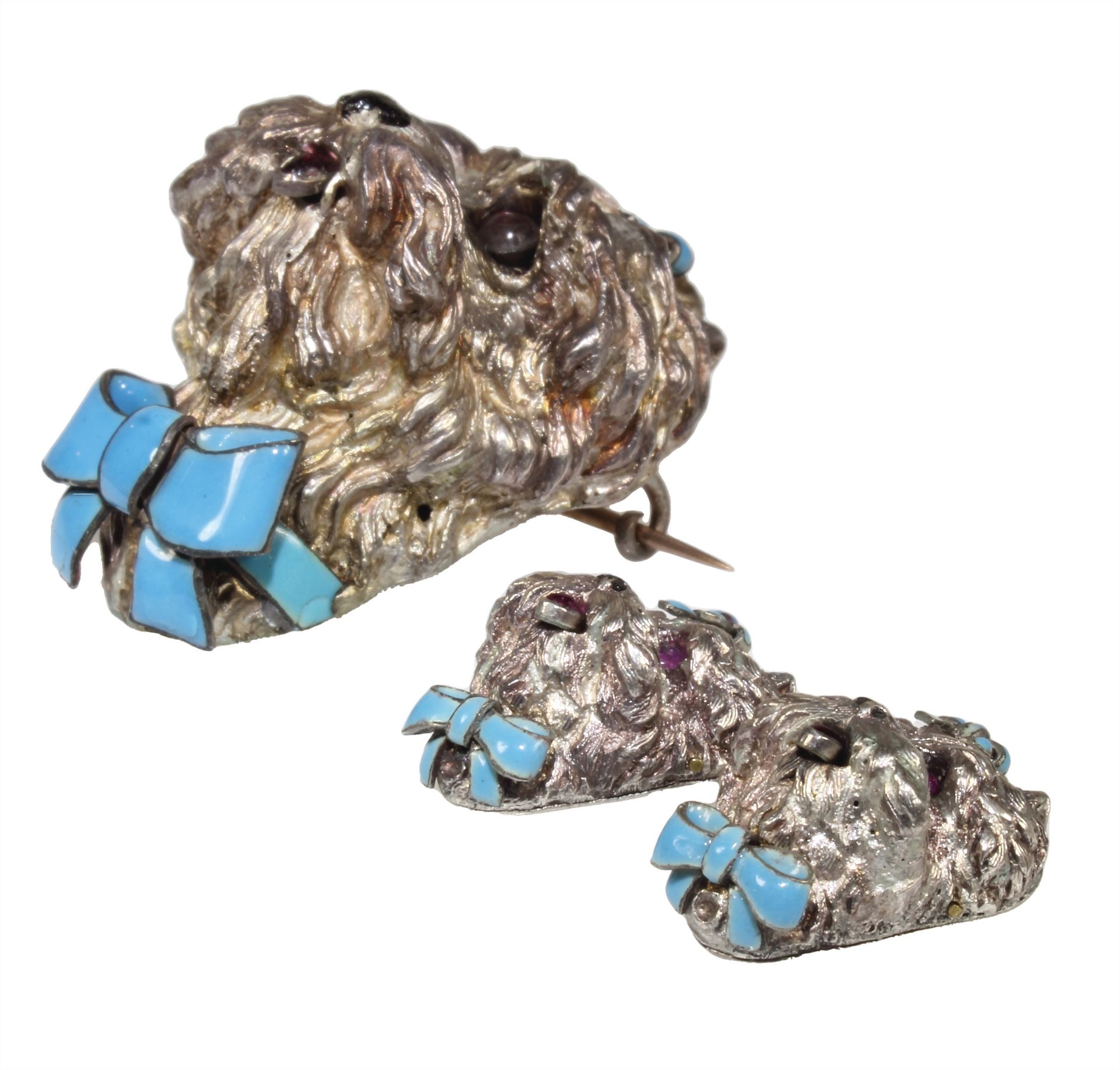 lot: brooch and  ear studs: ENGLAND late 19th century, silver, plastic formed dog's heads with ... - Image 2 of 3