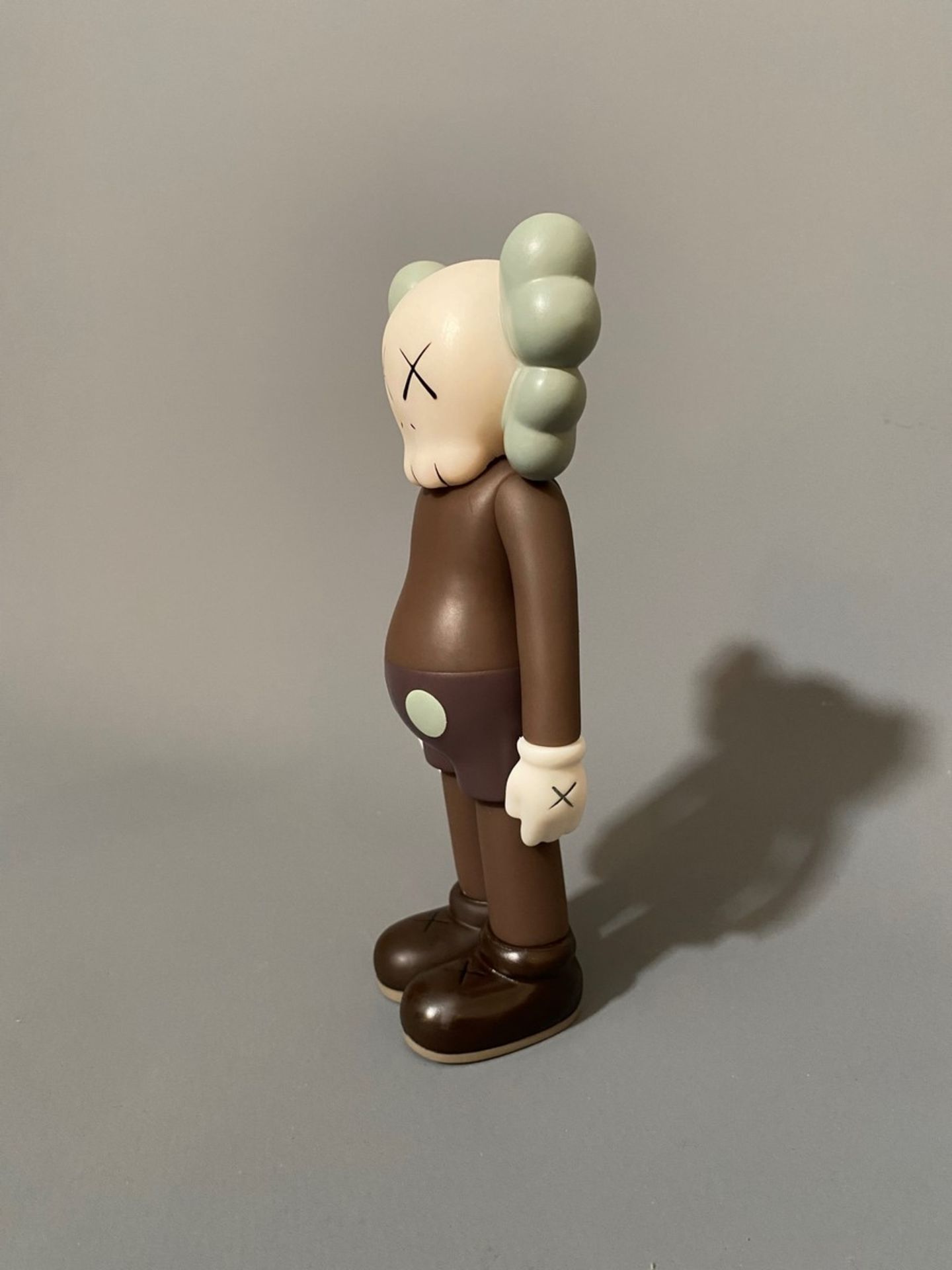 KAWS (Né en 1974) X MEDICOMTOY - Image 2 of 2