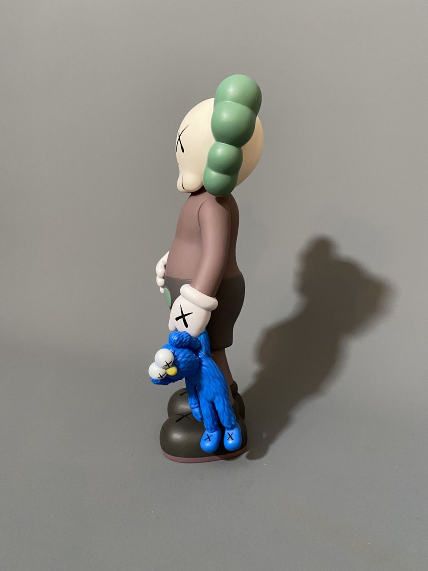 KAWS (Né en 1974) - MEDICOMTOY - Image 2 of 3