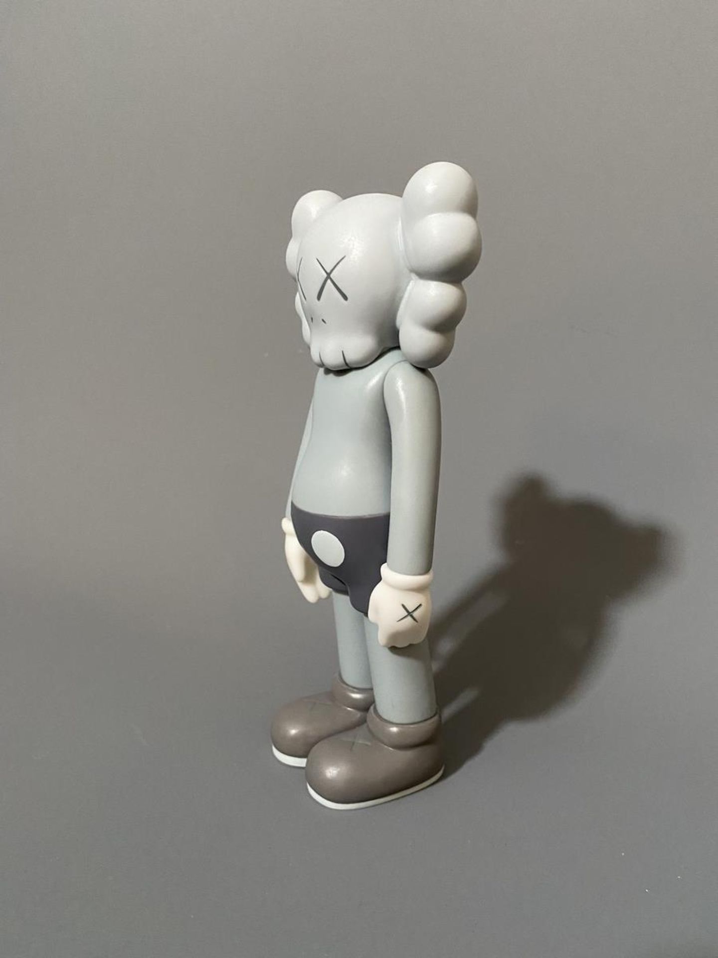 KAWS (Né en 1974) X MEDICOMTOY - Image 2 of 2