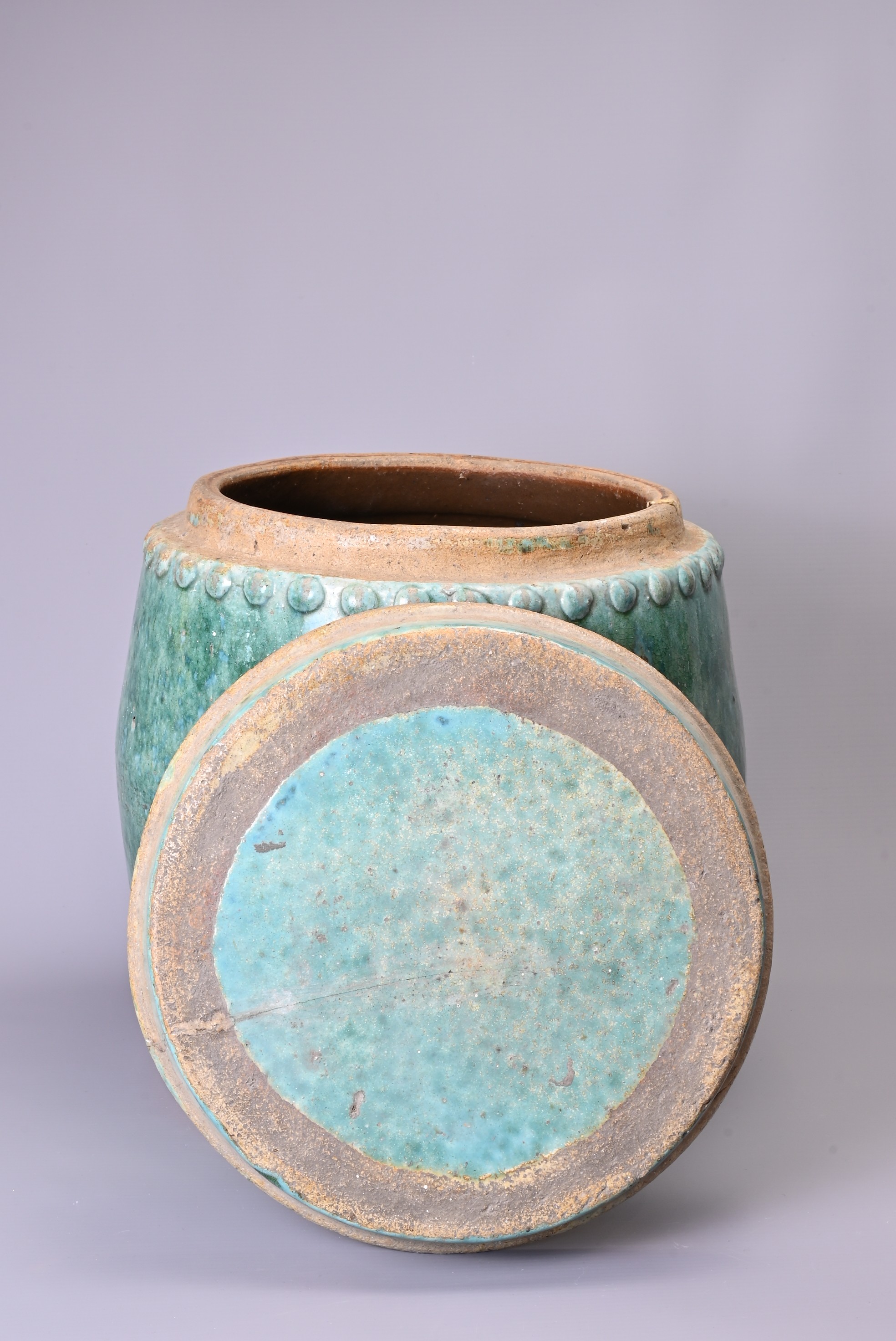 20TH CENTURY CHINESE CERAMIC POT WITH COVER, turquoise ground with crackle glazing and raised - Image 5 of 8