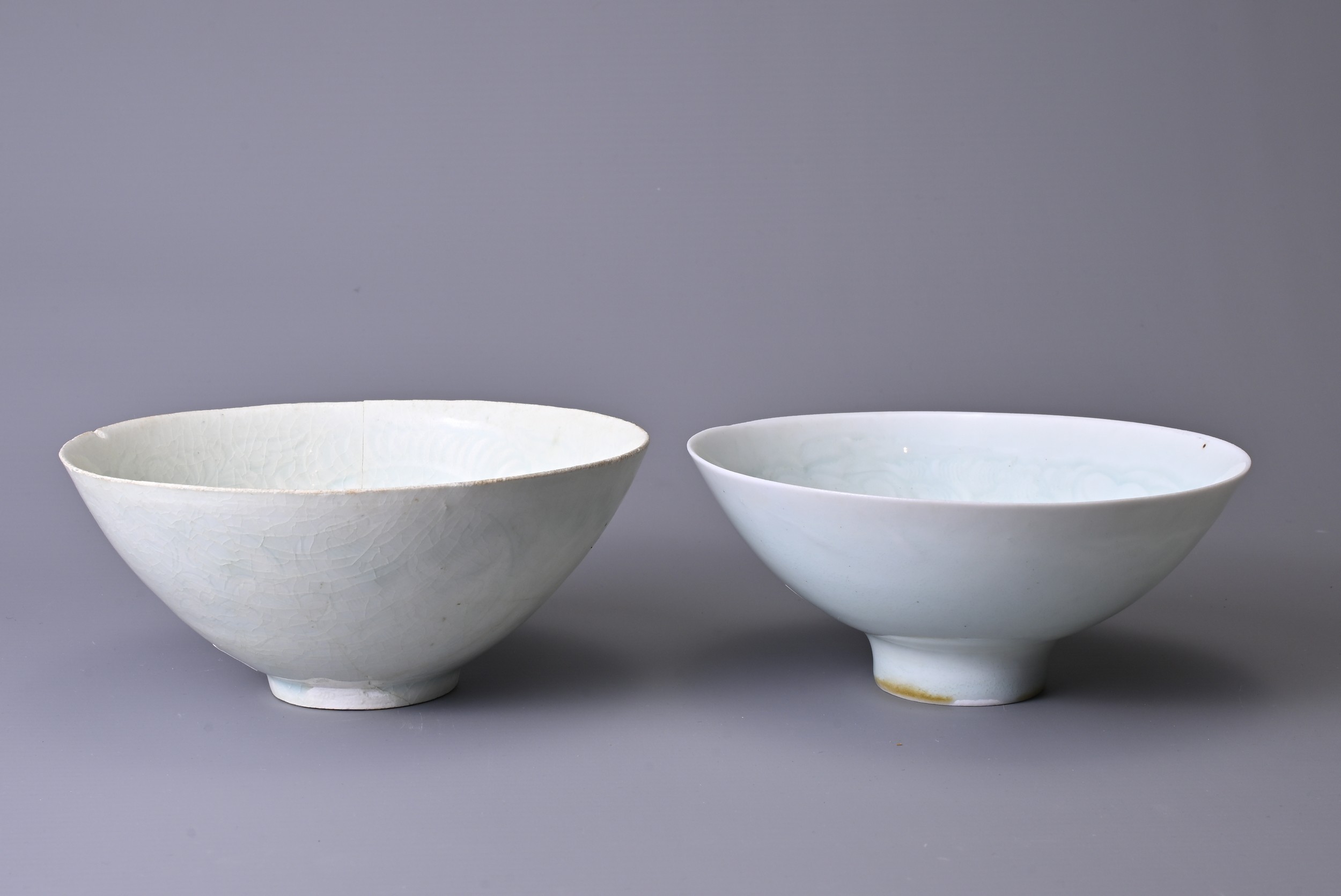 TWO CHINESE QINGBAI PORCELAIN BOWLS, SONG DYNASTY (960-1279). One with central chrysanthemum - Image 3 of 6