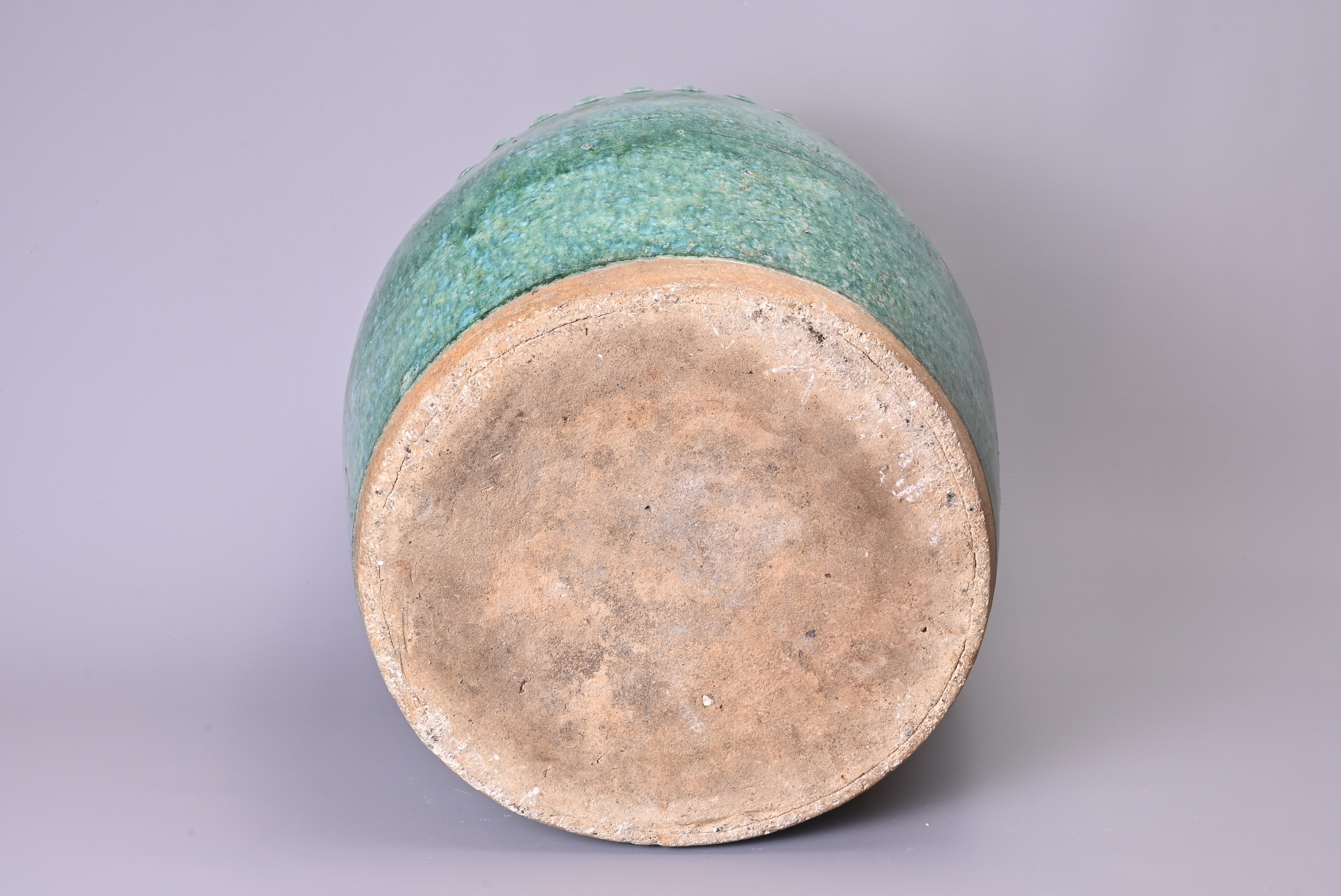 20TH CENTURY CHINESE CERAMIC POT WITH COVER, turquoise ground with crackle glazing and raised - Image 8 of 8