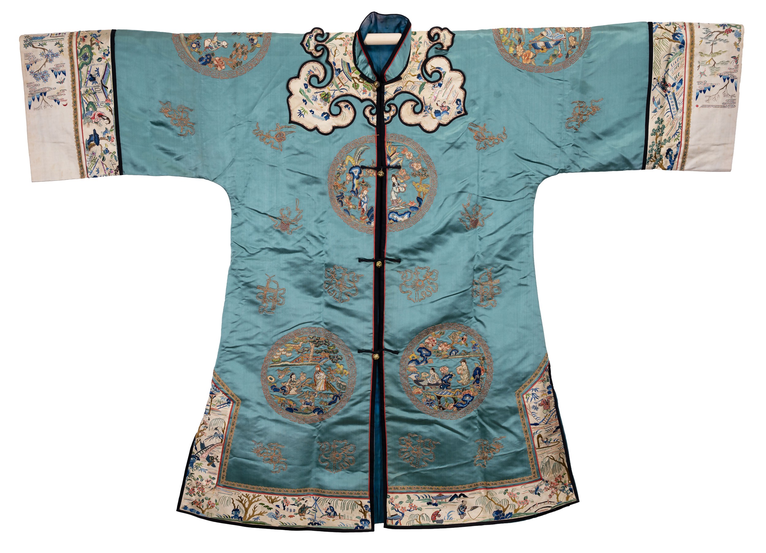 AN EARLY 20TH CENTURY CHINESE DUCK-EGG BLUE SILK EMBROIDERED ROBE. The ruyi-shaped collar, cuffs and