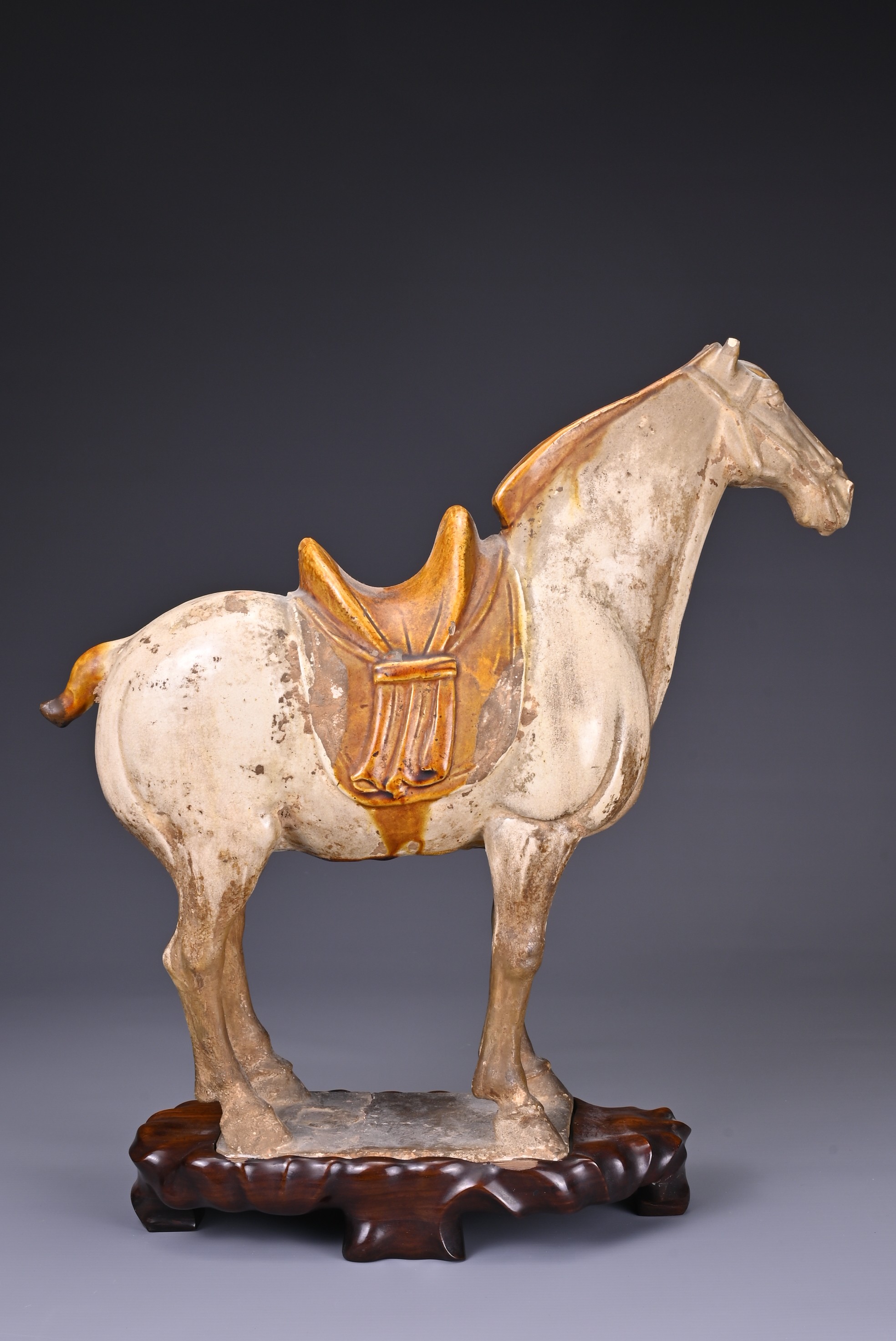 A CHINESE SANCAI GLAZED POTTERY MODEL OF A HORSE, TANG DYNASTY (AD 618-907). Modelled standing - Image 2 of 7