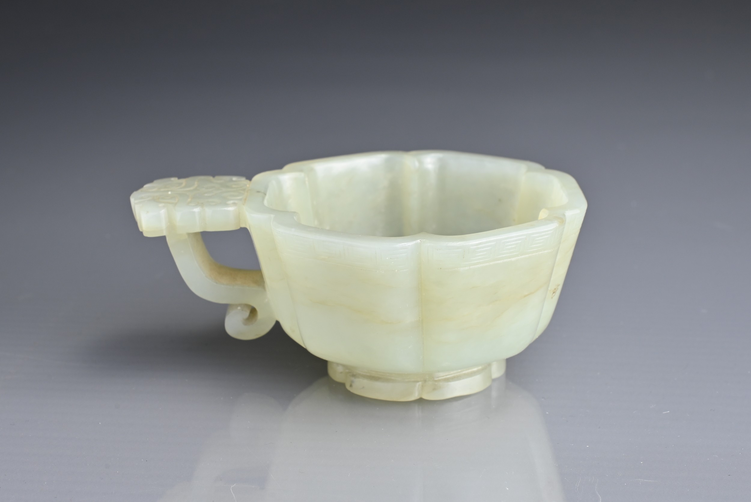 A CHINESE WHITE JADE BRUSH WASHER / WATER POT, QING DYNASTY. In the form of a hollowed peach on a - Image 3 of 6