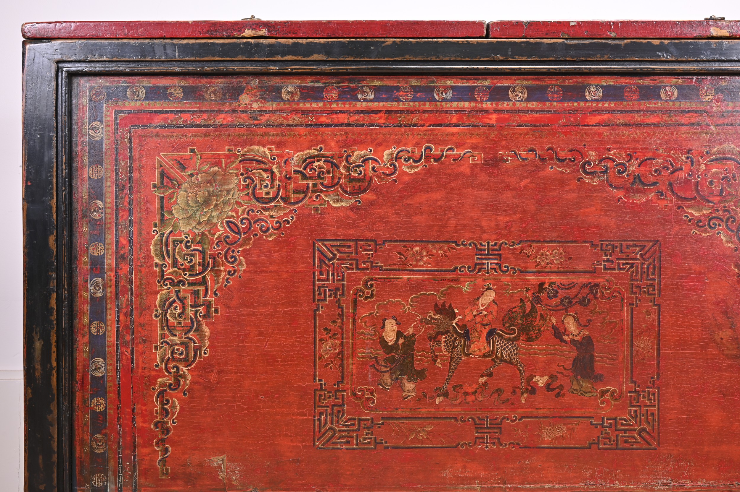 A LARGE CHINESE TIBETAN PAINTED RED AND BLACK LACQUER STORAGE CHEST, 19TH CENTURY. Or rectangular - Image 4 of 10