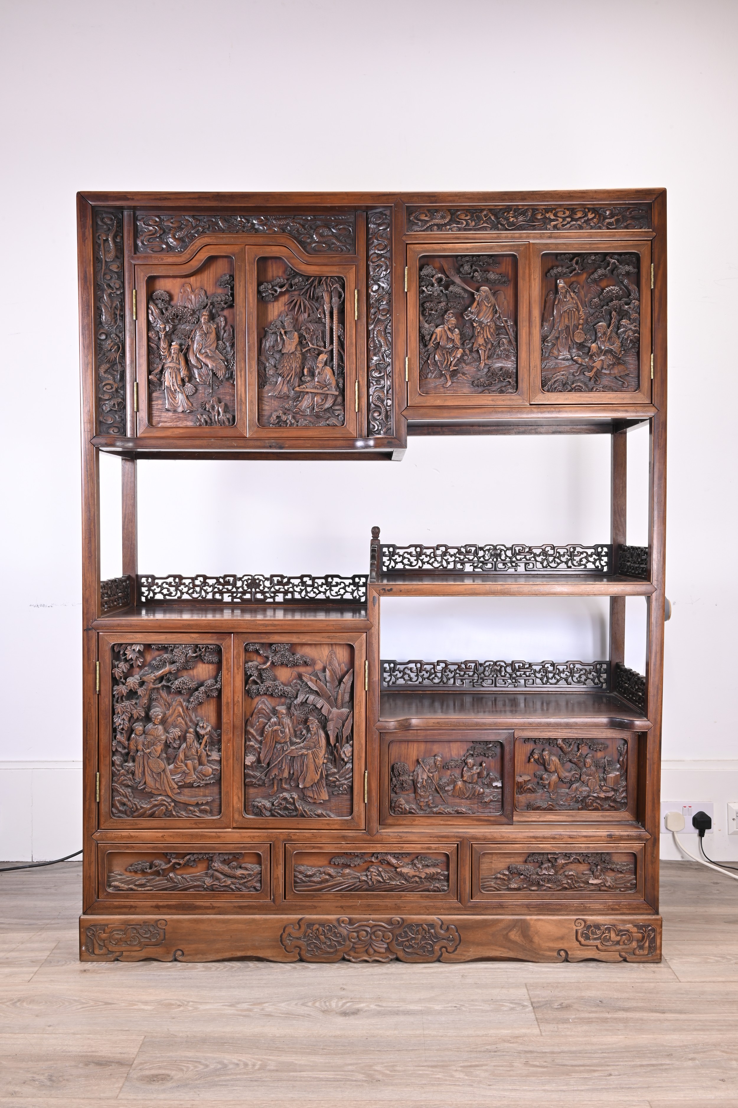 A LARGE CHINESE HARDWOOD CABINET, EARLY 20TH CENTURY. Of rectangular form superbly carved and inlaid - Image 9 of 11