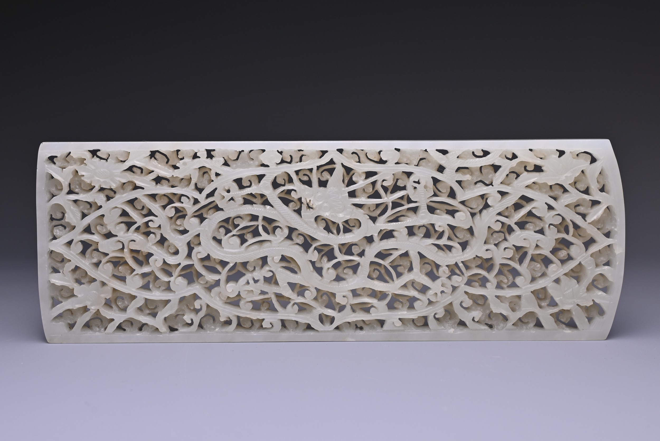 A LARGE CHINESE WHITE JADE PLAQUE, MING DYNASTY (1368-1644). Of rectangular form slightly rounded to - Image 5 of 8