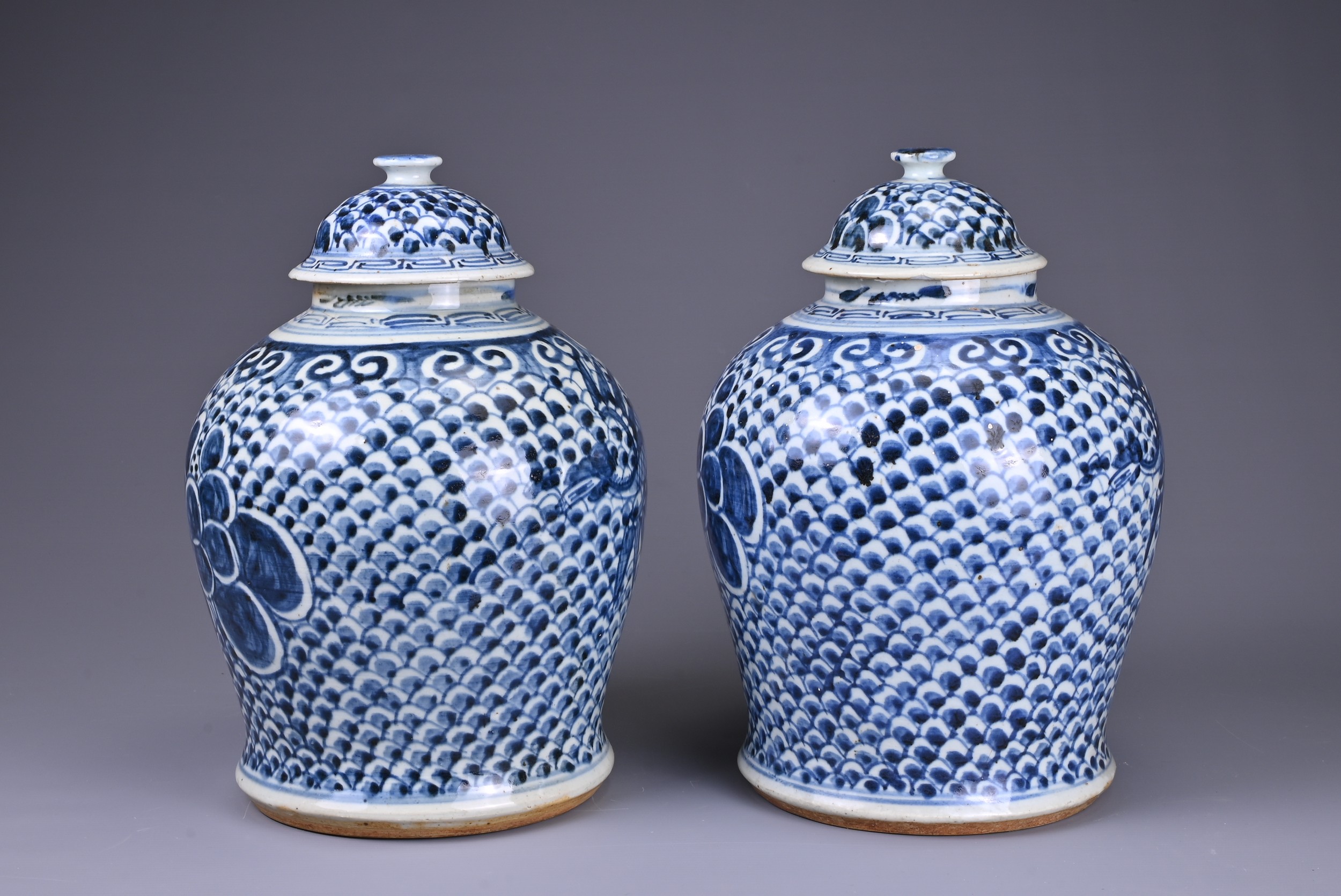 A PAIR OF CHINESE KANGXI (1662-1722) BLUE AND WHITE PORCELAIN BALUSTER VASES AND DOMED COVERS. - Image 2 of 6
