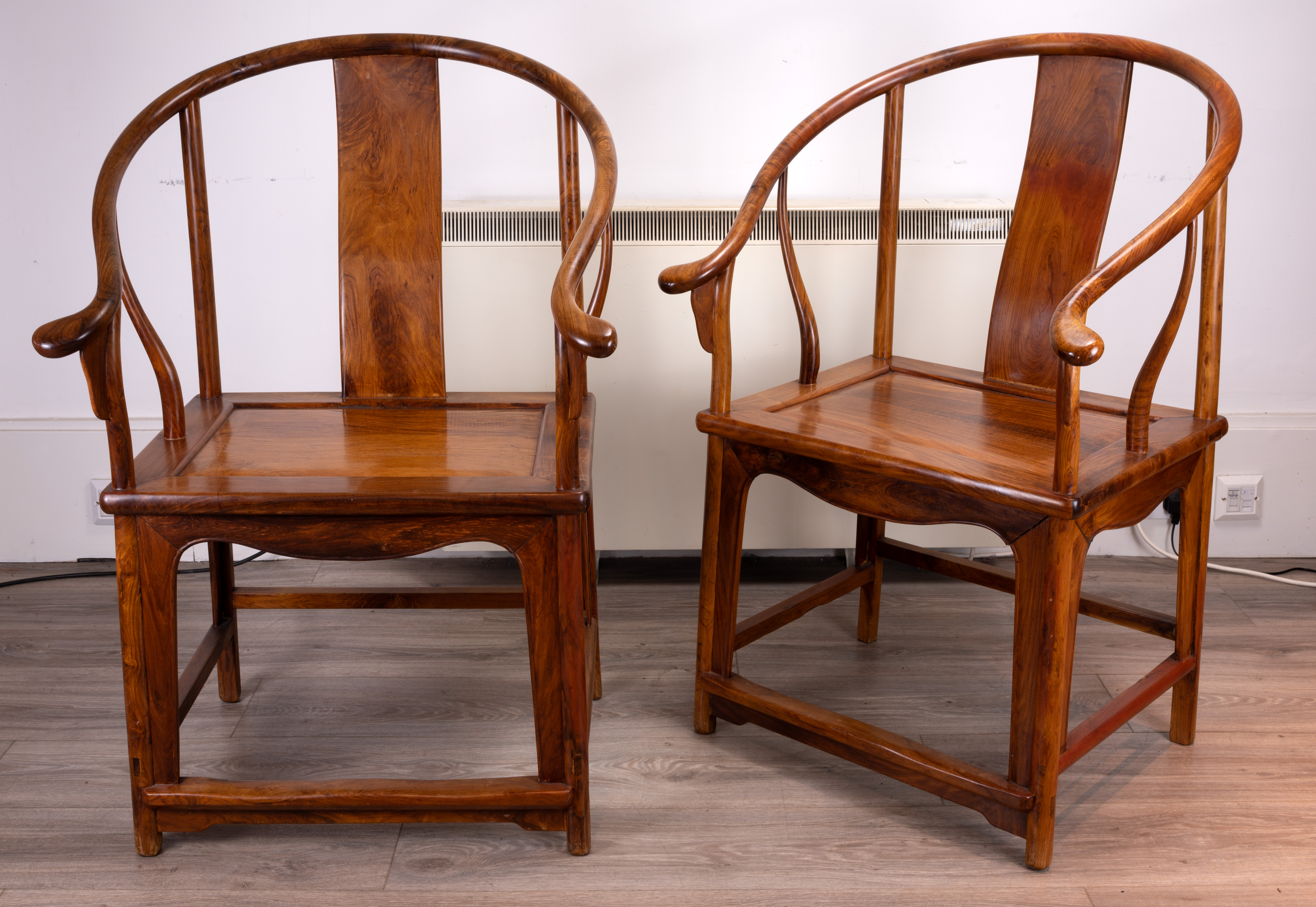 A PAIR OF CHINESE HUANGHUALI HORSESHOE BACK ARMCHAIRS, QUANYI, 20TH CENTURY. A curved top rail of - Image 6 of 11