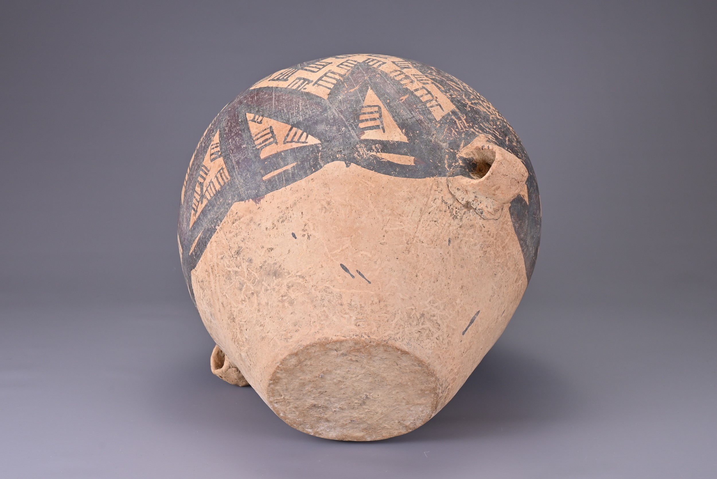 A LARGE CHINESE NEOLITHIC PAINTED POTTERY JAR, MACHANG (C. 2300 - 2000 BC). Fairly heavily potted in - Image 9 of 10