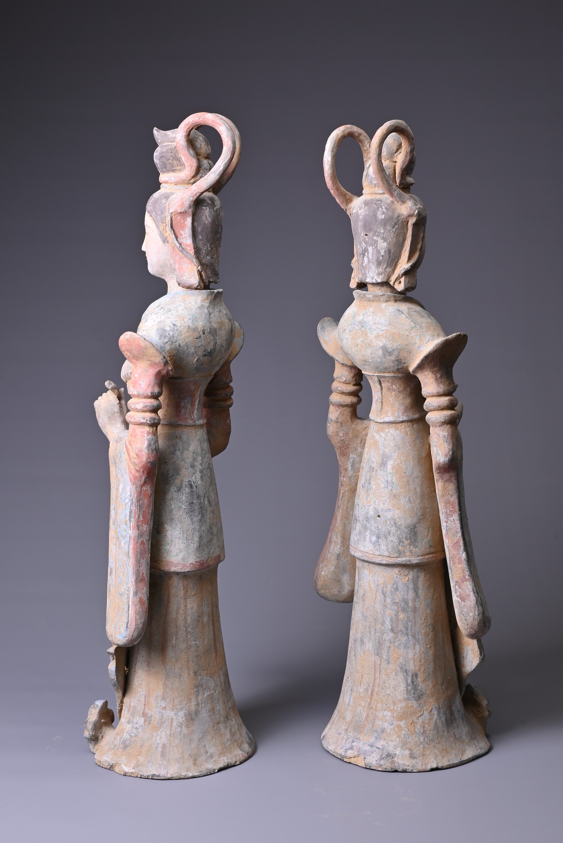 A LARGE PAIR OF CHINESE PAINTED POTTERY FIGURES OF DANCERS, TL TESTED AS TANG DYNASTY (AD 618-907) - Image 5 of 7