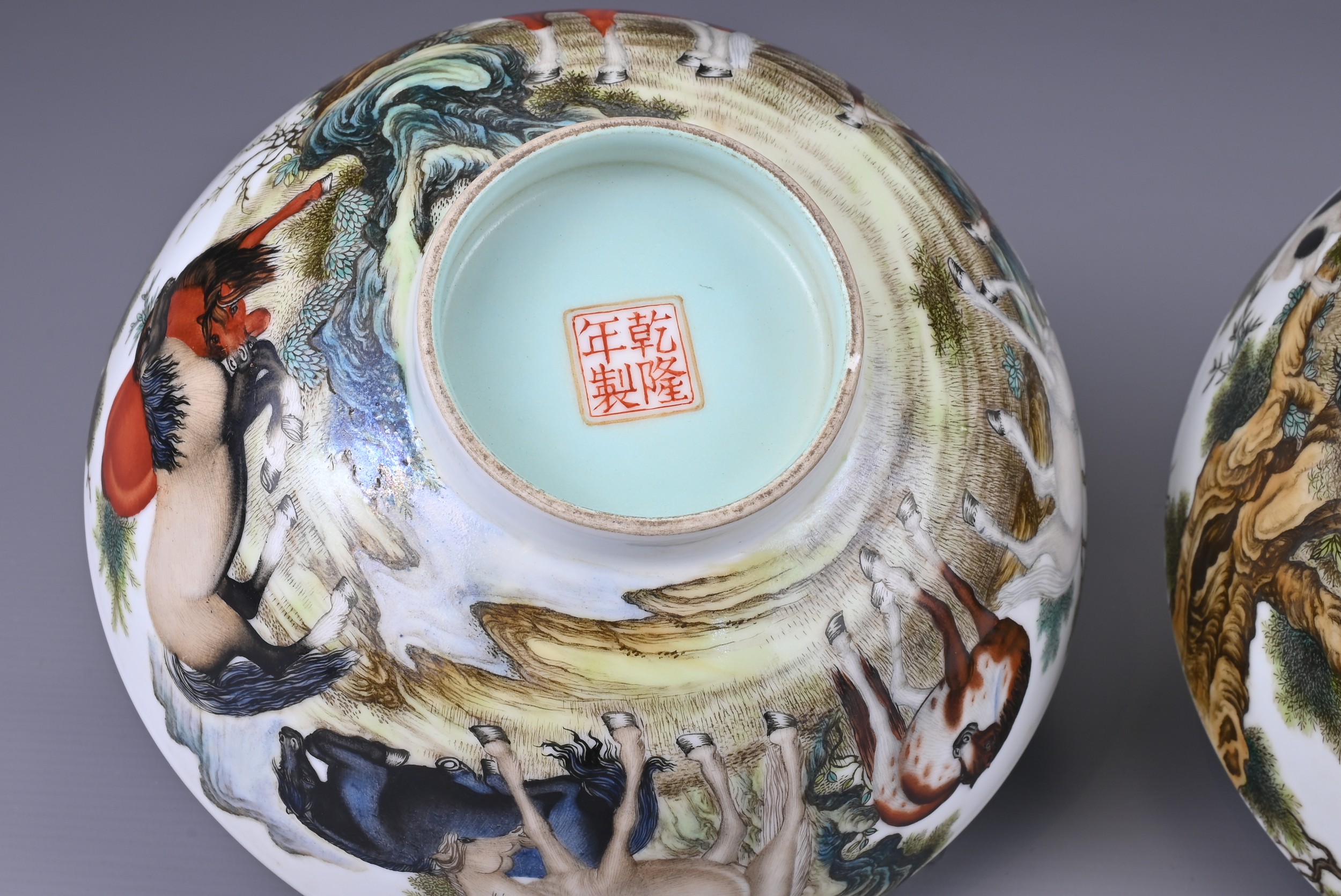 TWO CHINESE PORCELAIN BOWLS, 20TH CENTURY . Each with apocryphal four character Qianlong seal mark - Image 5 of 9