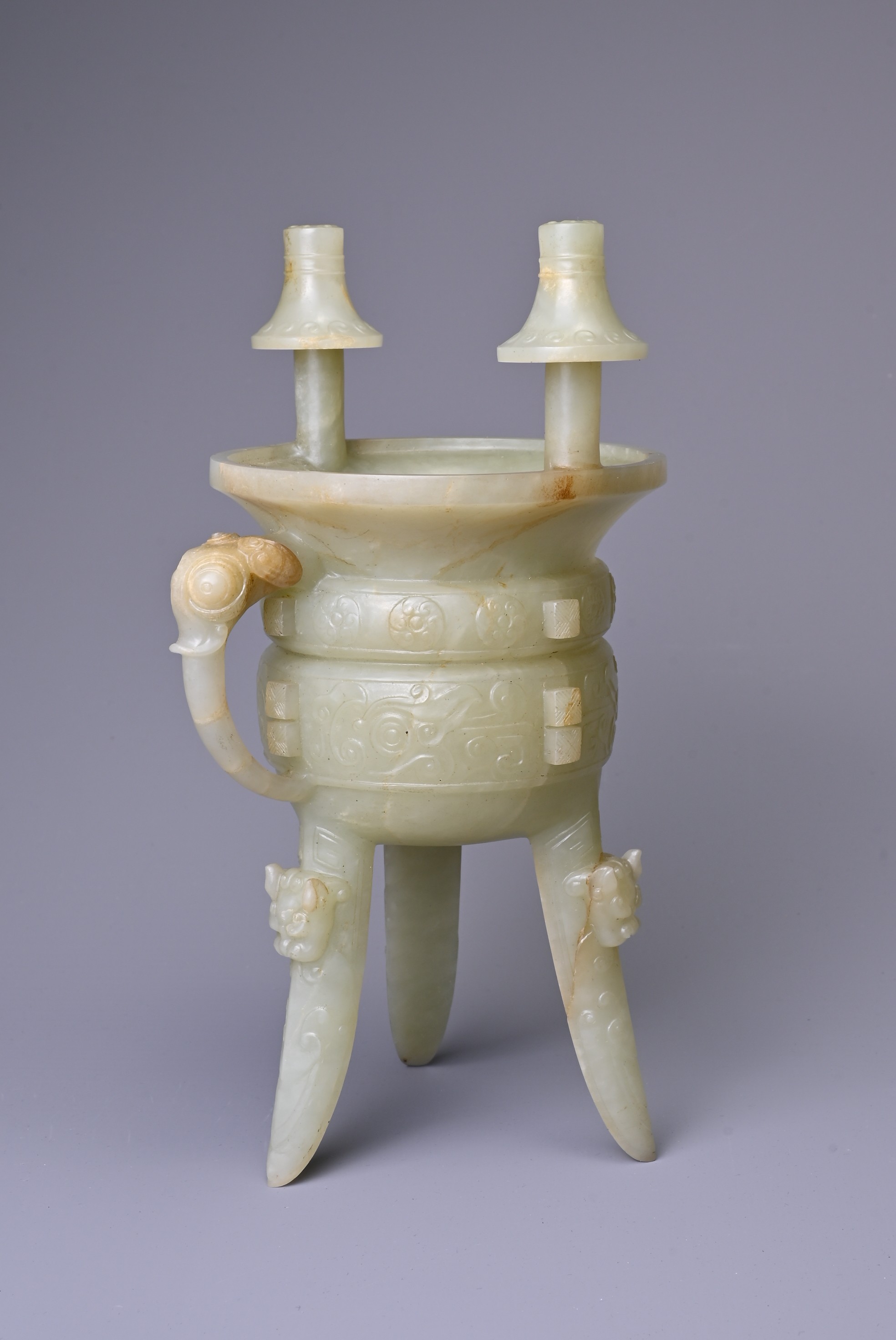 A CHINESE CELADON JADE TRIPOD VESSEL, JIA, QING DYNASTY. Modelled on the archaic bronze ceremonial - Image 6 of 7