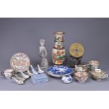 A GROUP OF CHINESE / JAPANESE ITEMS. To include a quantity of 19/20th century Cantonese famille rose