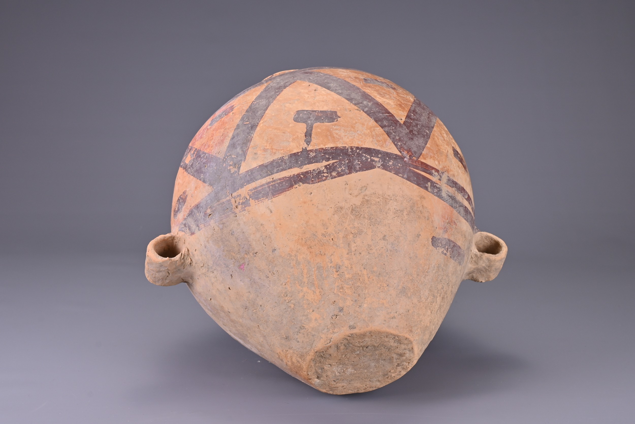 A LARGE CHINESE NEOLITHIC PAINTED POTTERY JAR, MACHANG (C. 2300 - 2000 BC). Fairly heavily potted in - Image 7 of 7