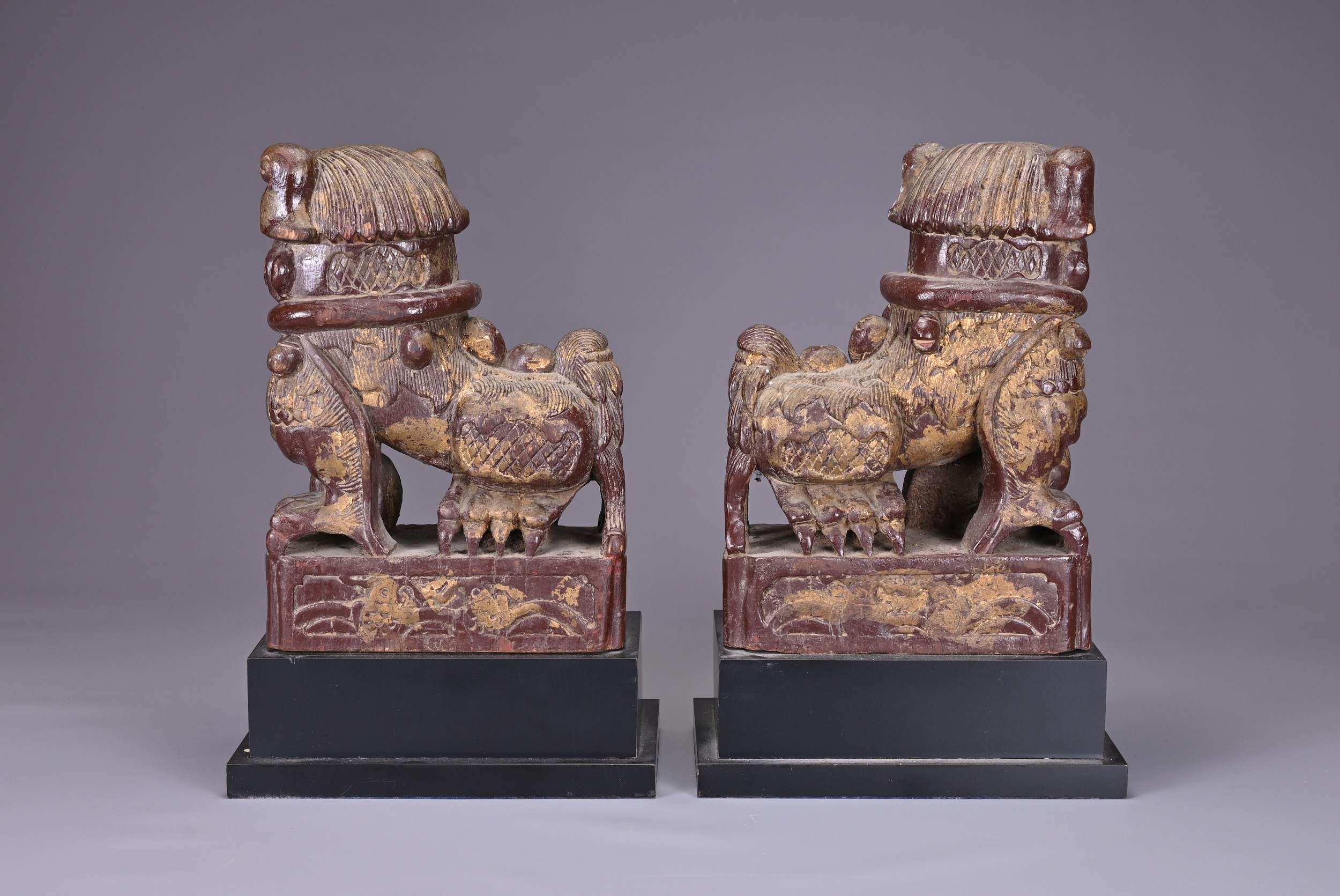 A PAIR OF CHINESE LACQUERED LION DOGS, 19/20TH CENTURY. Seated with its paw on a 'pierced ball', the - Image 5 of 5