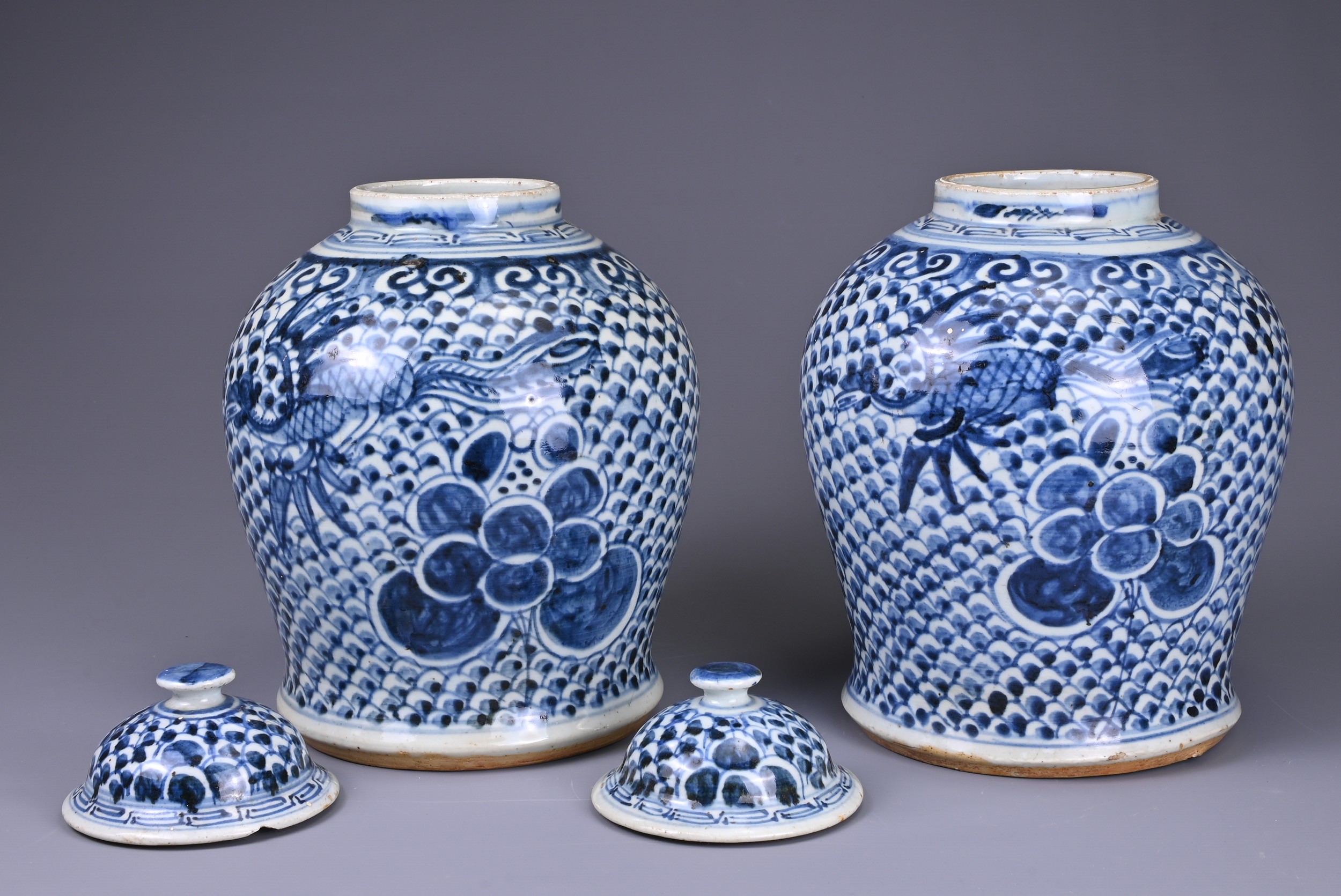 A PAIR OF CHINESE KANGXI (1662-1722) BLUE AND WHITE PORCELAIN BALUSTER VASES AND DOMED COVERS. - Image 4 of 6