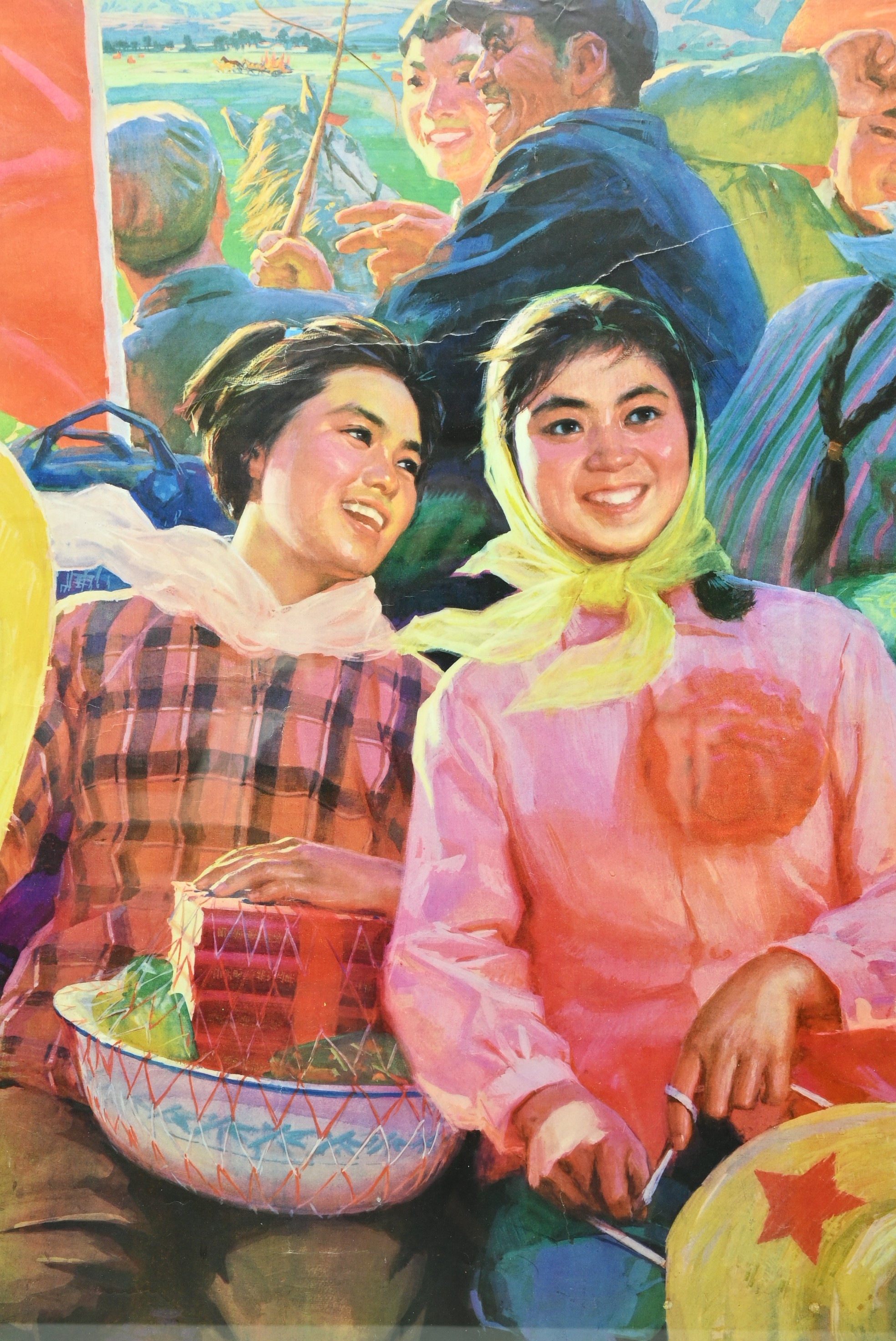 20TH CENTURY CHINESE POLITICAL POSTER OF TWO GIRLS, offset print in colours, 49.5 X 71 cm (excluding - Image 3 of 3