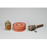 THREE TIBETAN / BURMESE ITEMS, 19/20TH CENTURY. To include an agate bottle and cover mounted in gilt