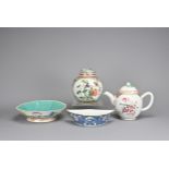 FOUR CHINESE PORCELAIN ITEMS, 18/20TH CENTURY. To include a Chinese Qianlong export famille rose