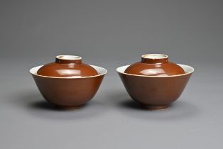 TWO CHINESE BATAVIA WARE PORCELAIN BOWLS AND COVERS, QING DYNASTY. With underglaze blue decoration