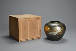 A 20TH CENTURY JAPANESE MIXED METAL OVIFORM VASE. Inlaid in silver and gilt with flying crane before