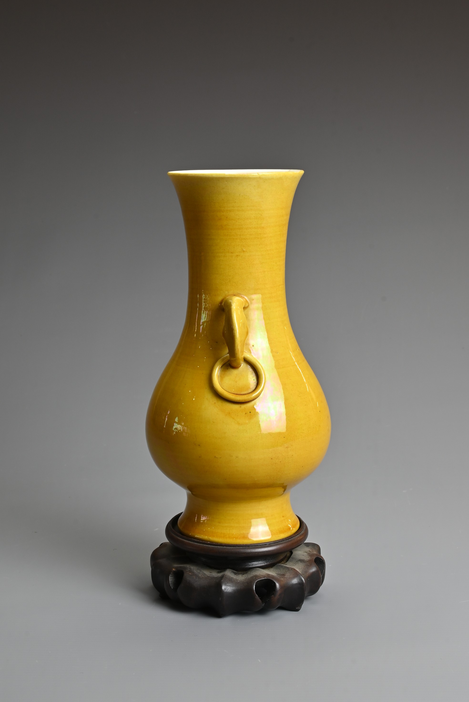 A CHINESE YELLOW GLAZED PORCELAIN VASE, LATE QING DYNASTY. Of baluster form covered in a with M - Image 4 of 7