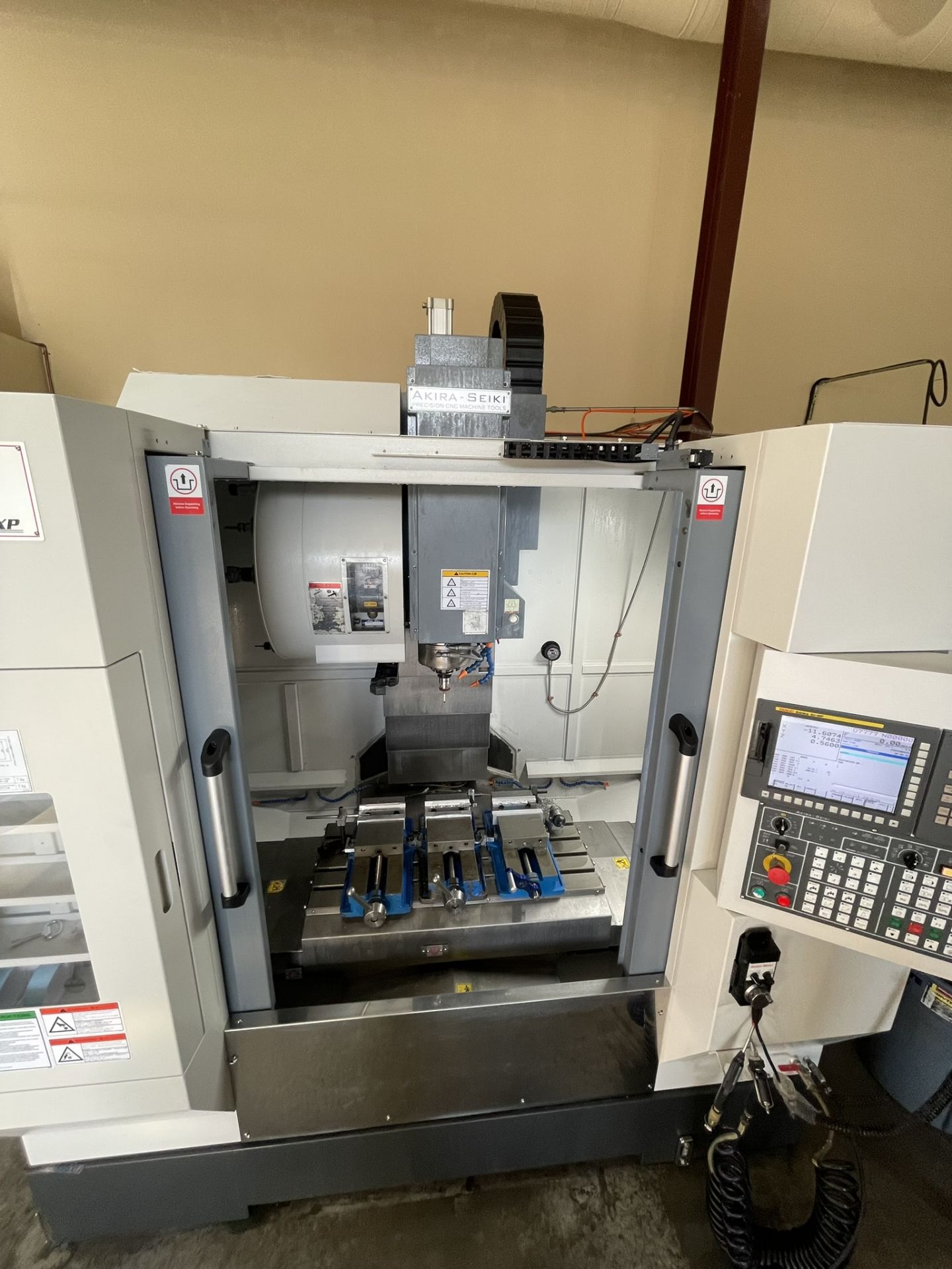 2021 Akira Seiki V2.5 XP CNC Vertical Machining Center - Image 18 of 20