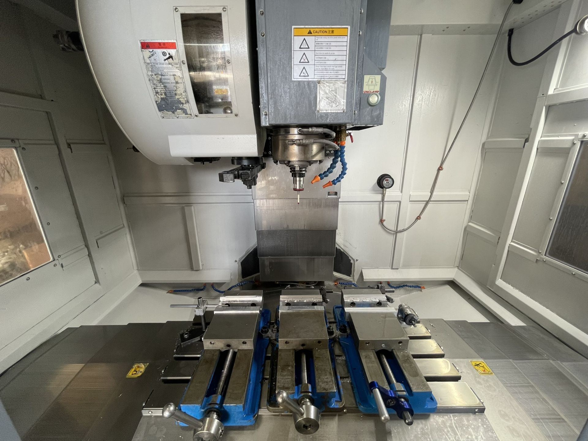 2021 Akira Seiki V2.5 XP CNC Vertical Machining Center - Image 3 of 20