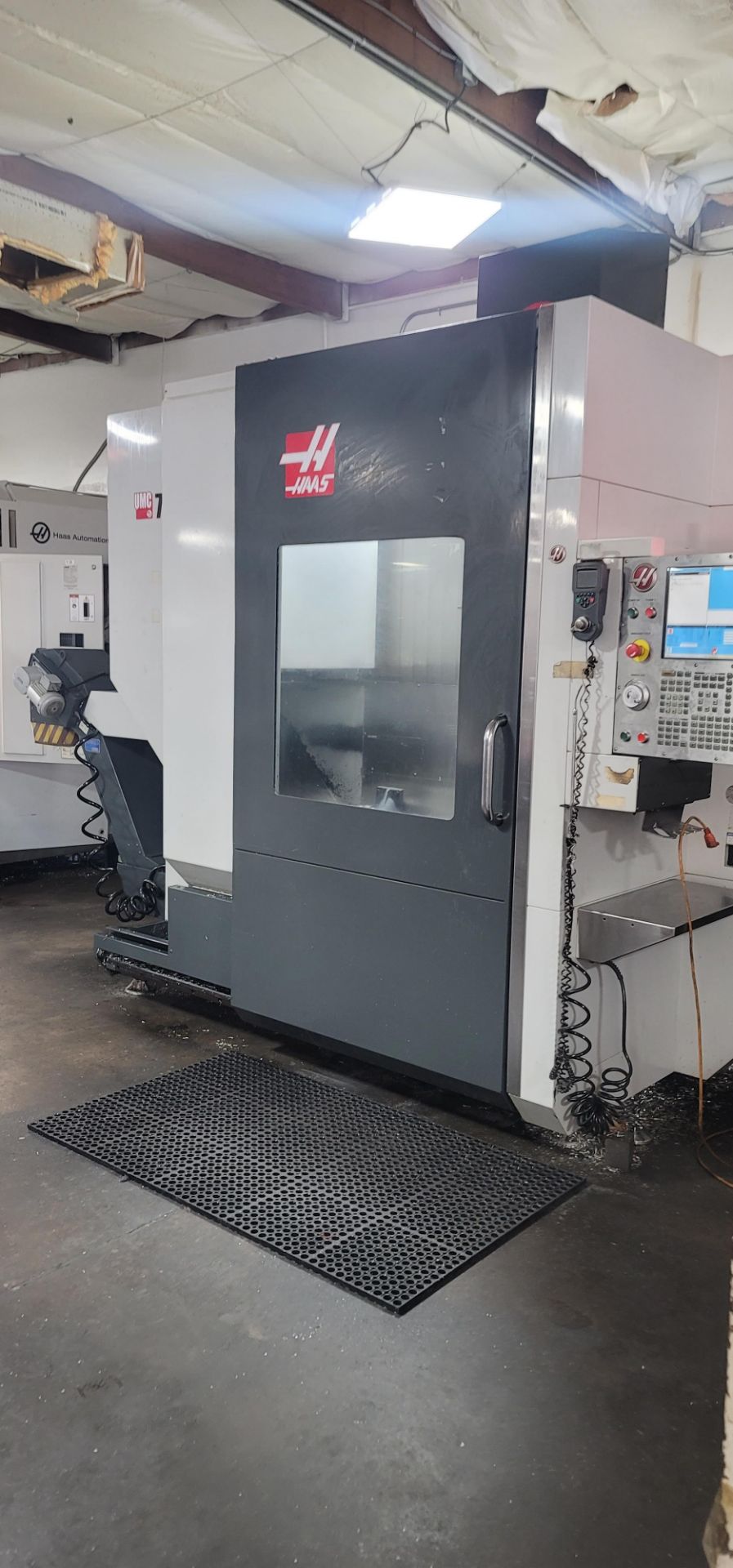2016 HAAS UMC-750 5-Axis 12,000 rpm CNC Vertical Machining Center - Image 2 of 16