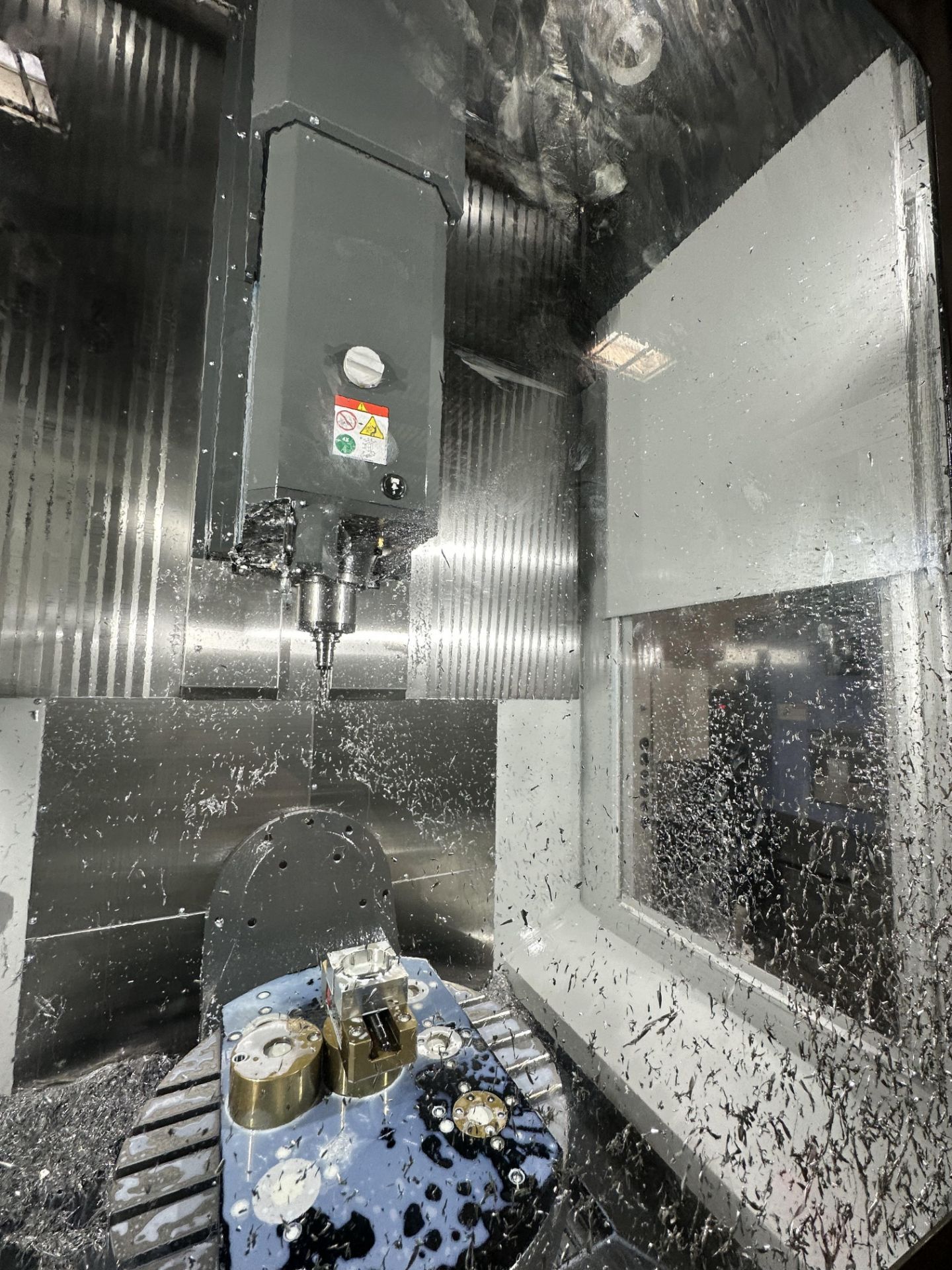 2022 HAAS UMC-1000 5-Axis 15,000 RPM Machining Center ***Under 750 Cutting Hours*** - Image 9 of 42