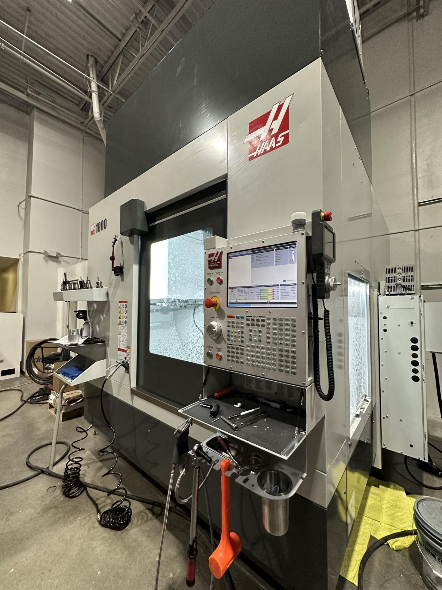 2022 HAAS UMC-1000 5-Axis 15,000 RPM Machining Center ***Under 750 Cutting Hours*** - Image 4 of 42