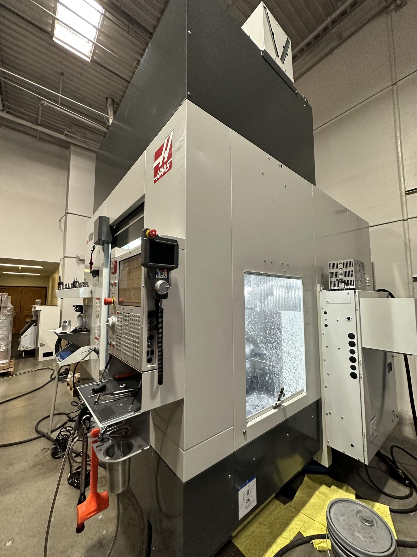 2022 HAAS UMC-1000 5-Axis 15,000 RPM Machining Center ***Under 750 Cutting Hours*** - Image 5 of 42