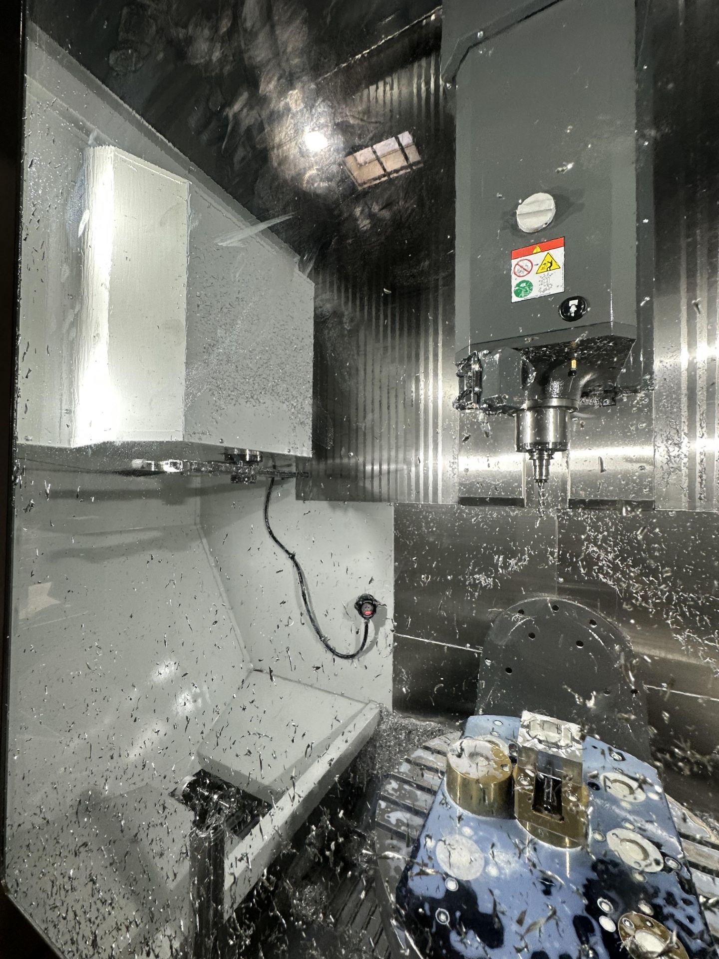 2022 HAAS UMC-1000 5-Axis 15,000 RPM Machining Center ***Under 750 Cutting Hours*** - Image 10 of 42