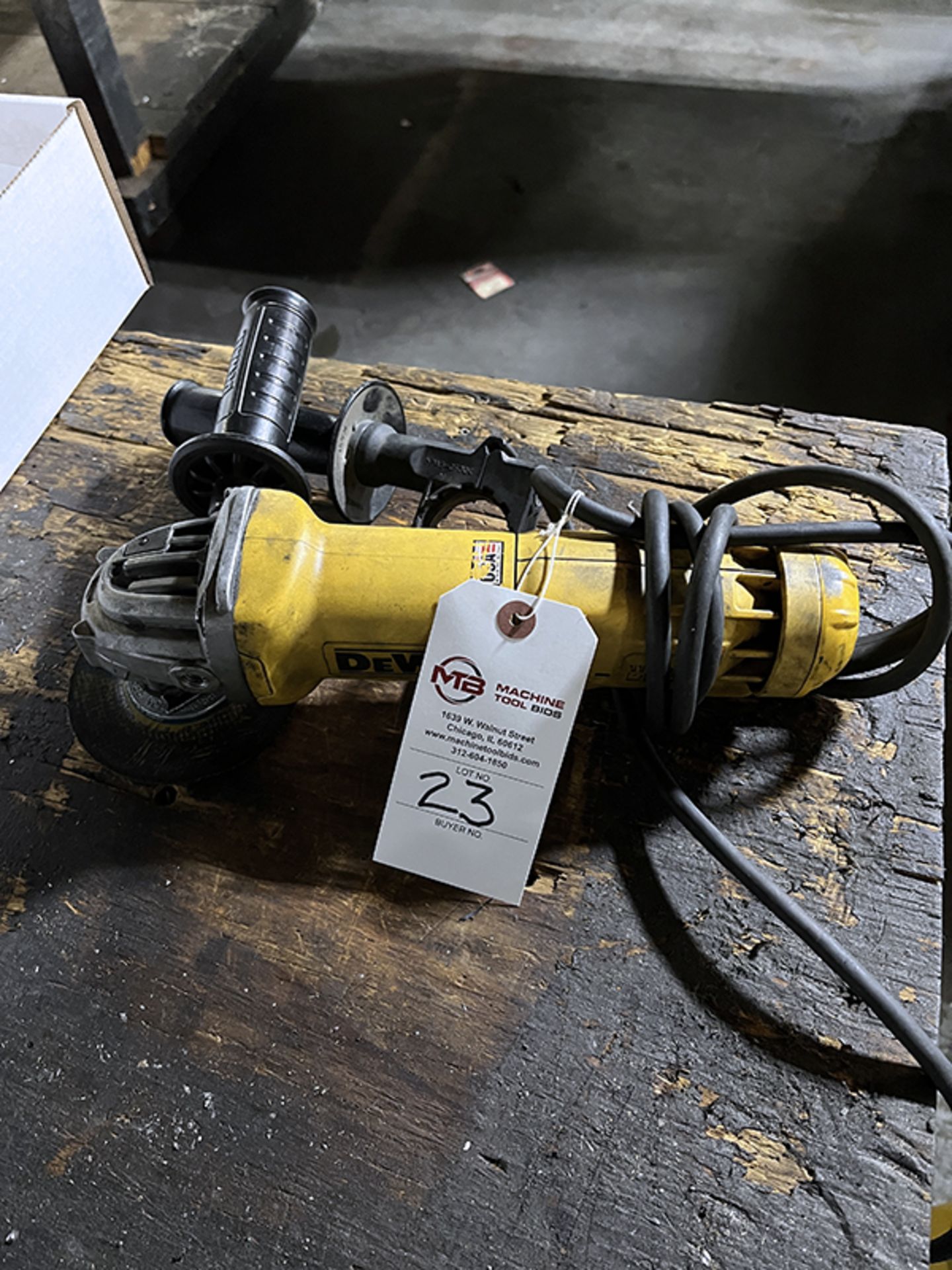 4 1/2" Dewalt DWE402 Right Angle Grinder