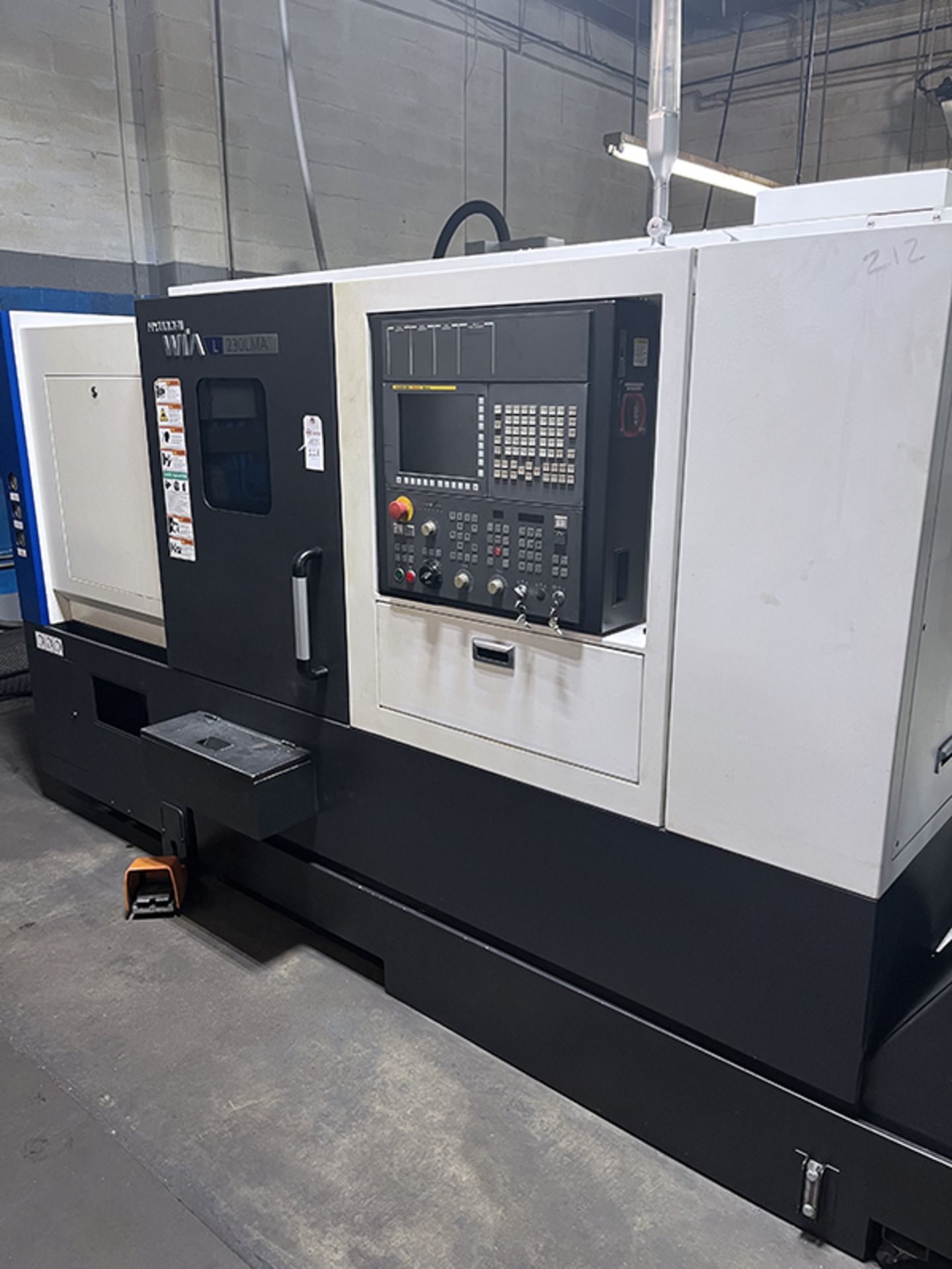 Hyundai Wia L230LMA Live Tool CNC Lathe (2017) - Image 4 of 17