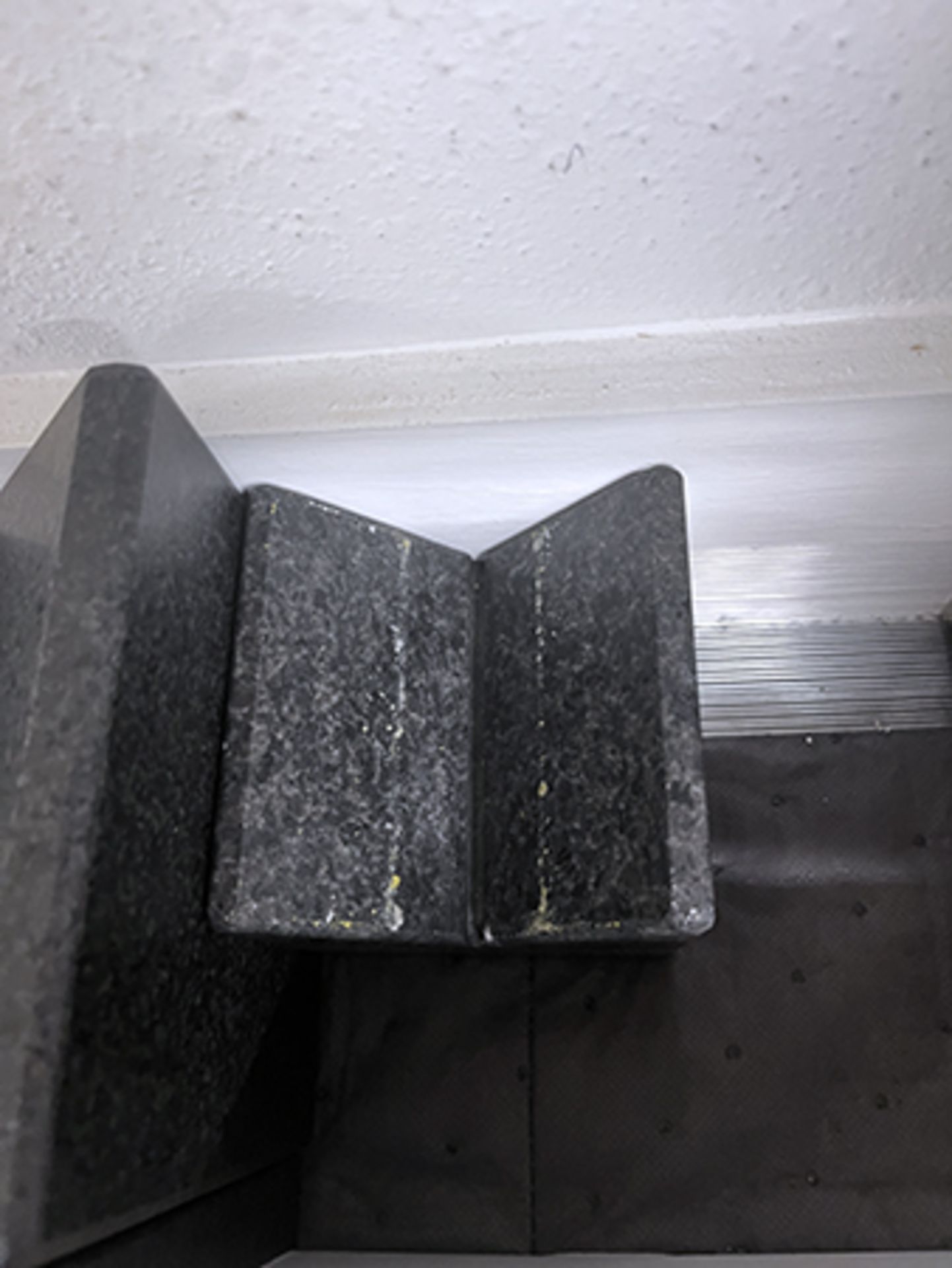 Black Granite V-Blocks - Image 5 of 6