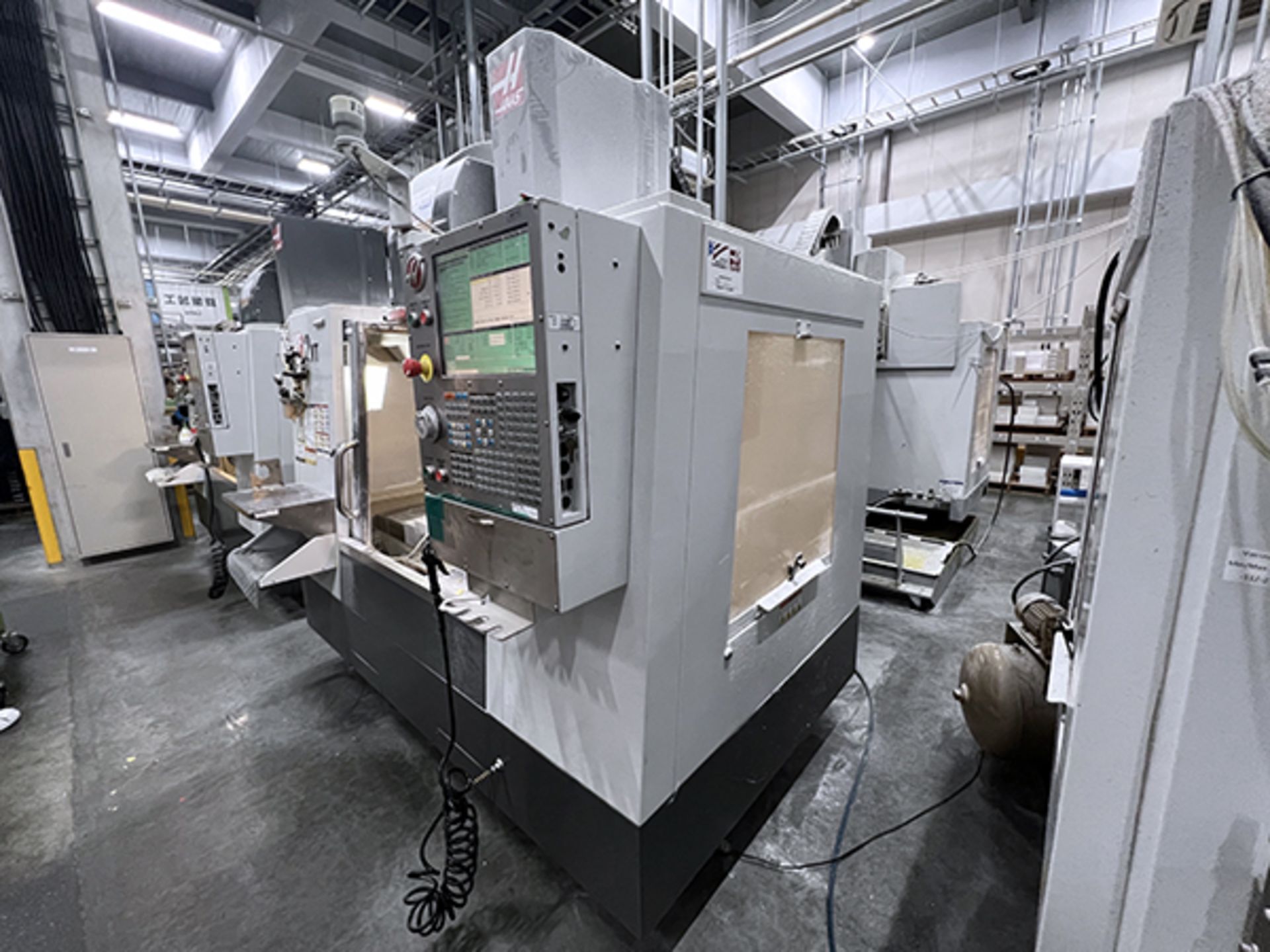Haas VF-2YT Vertical Machining Center (2011) - Image 5 of 11