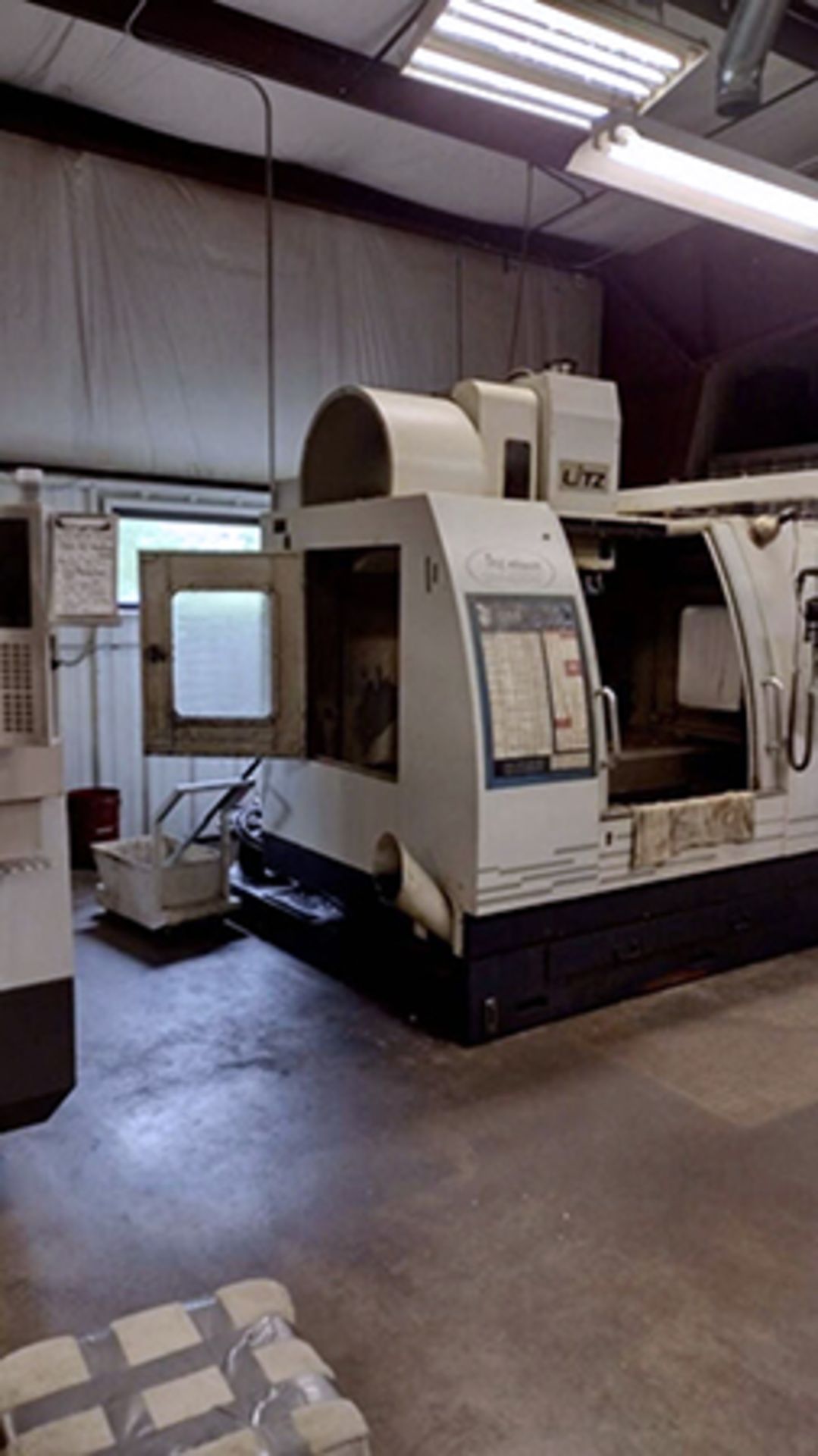 Litz HiTech Vertical Machining Center (2006) - Image 4 of 8