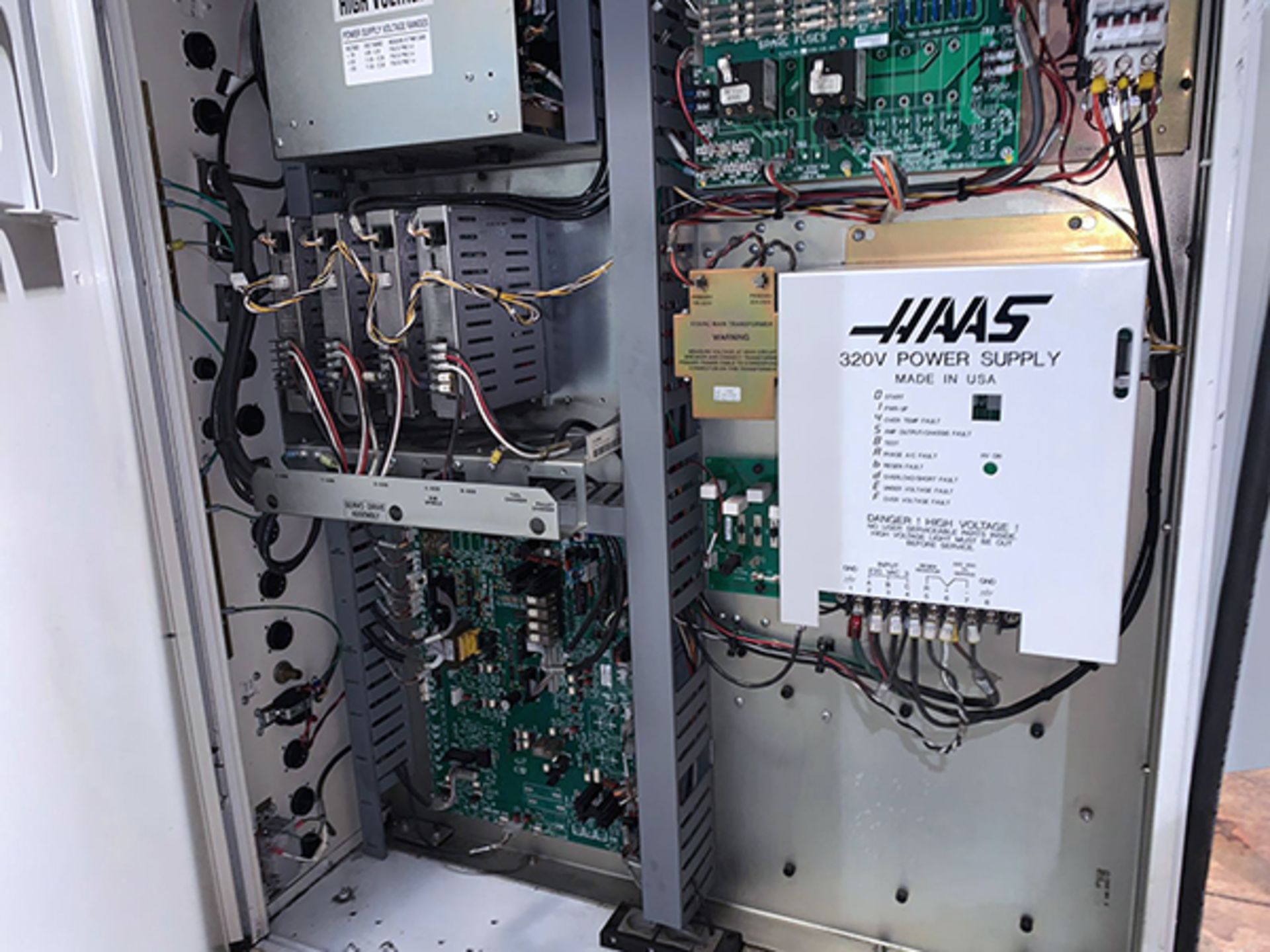 Haas Mini Mill Vertical Machining Center (2005) - Image 9 of 10
