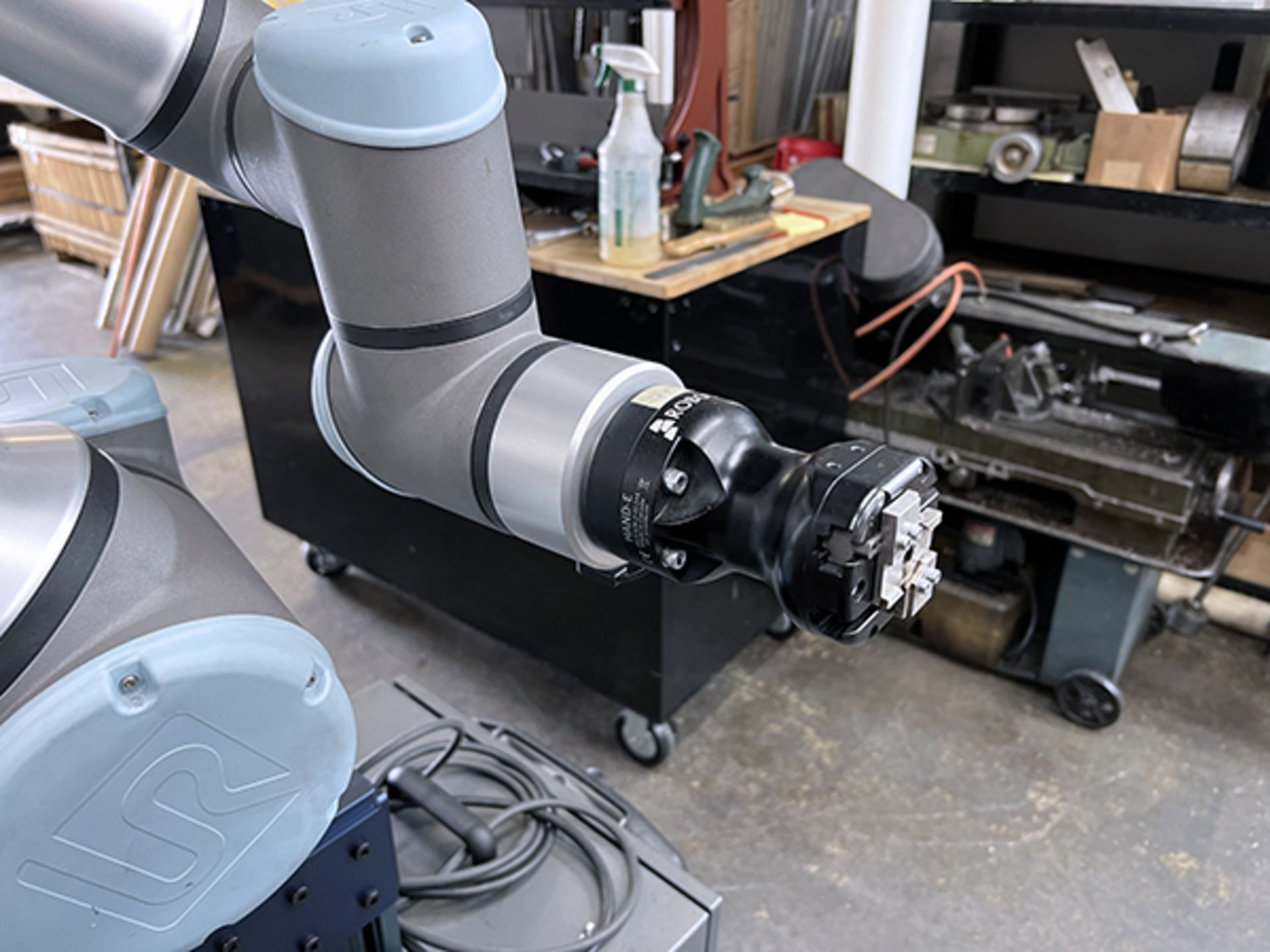 Universal Robot UR10e 6 Axis Robot (2019) - Image 5 of 12